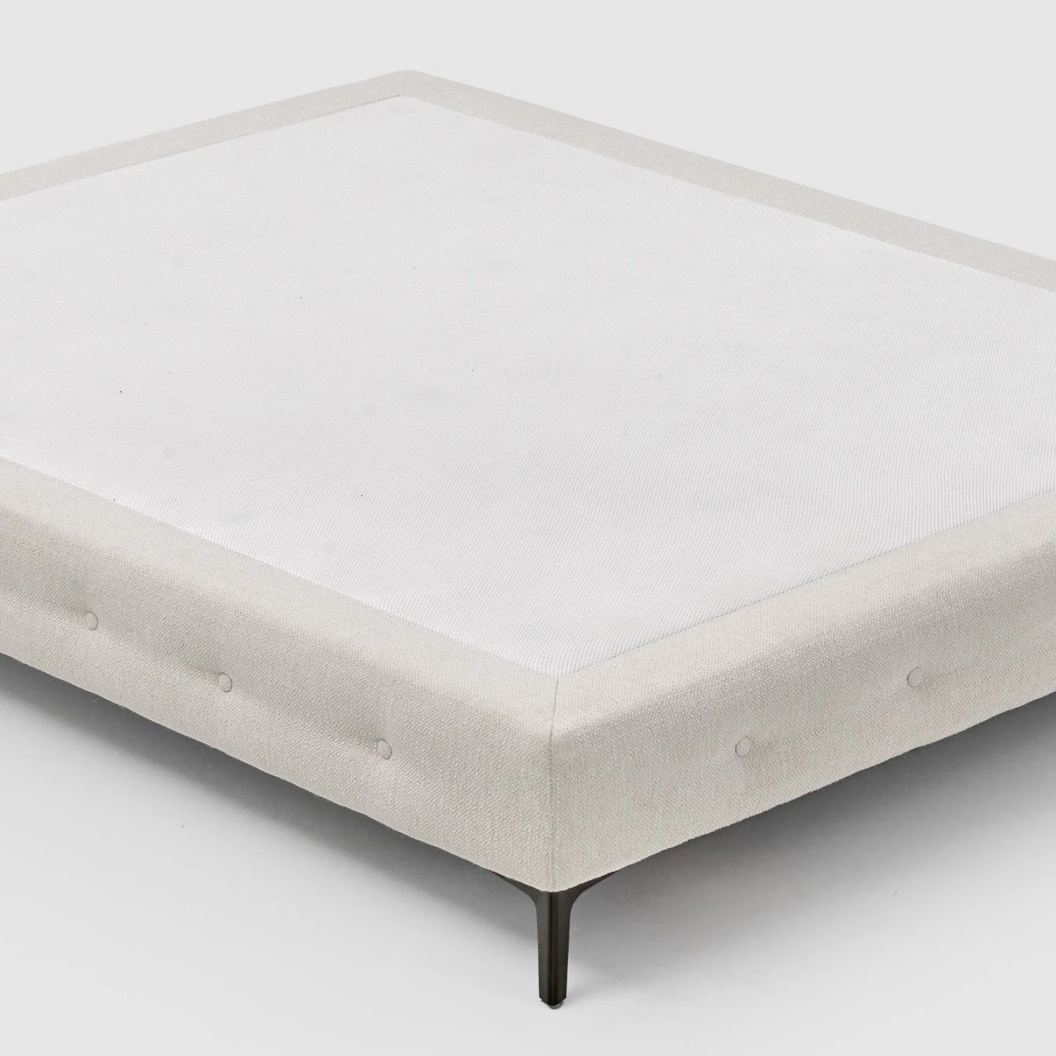 thumbnail_L16 CAPITONE 02.jpg