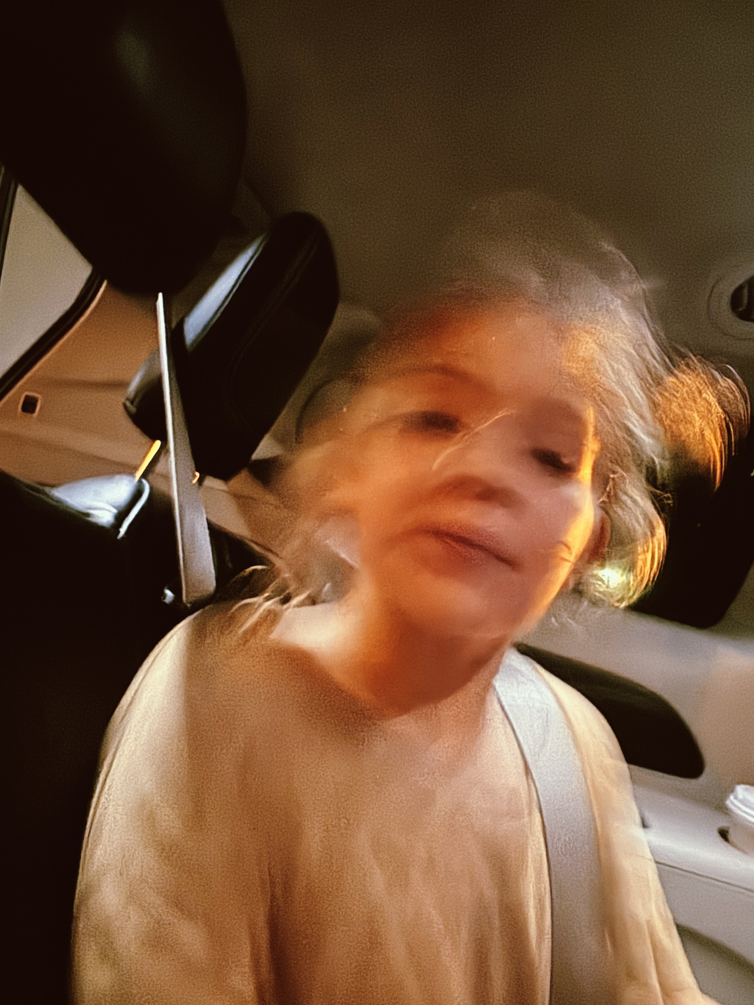 margotblur.jpg