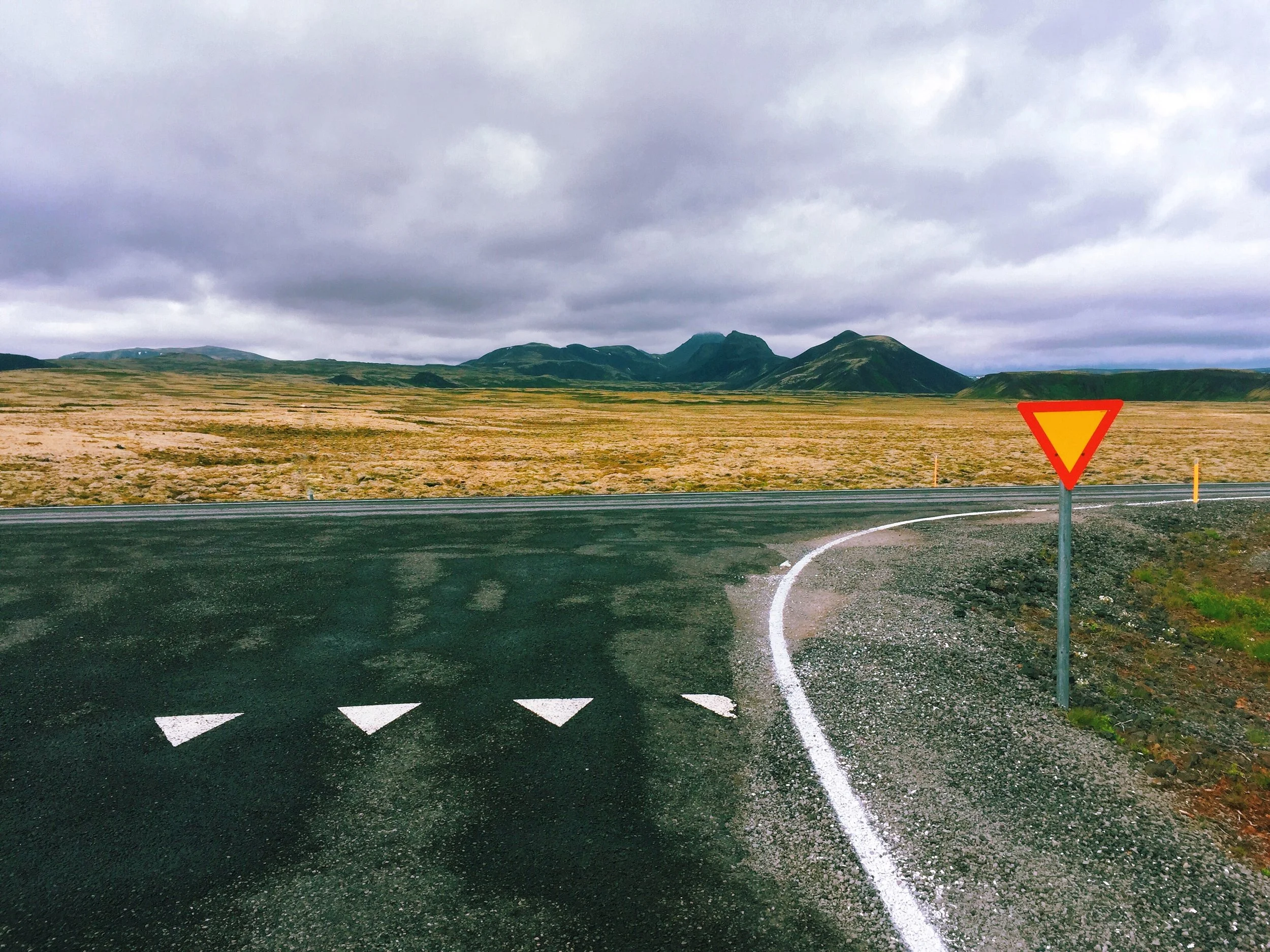 icelandingroad.JPG