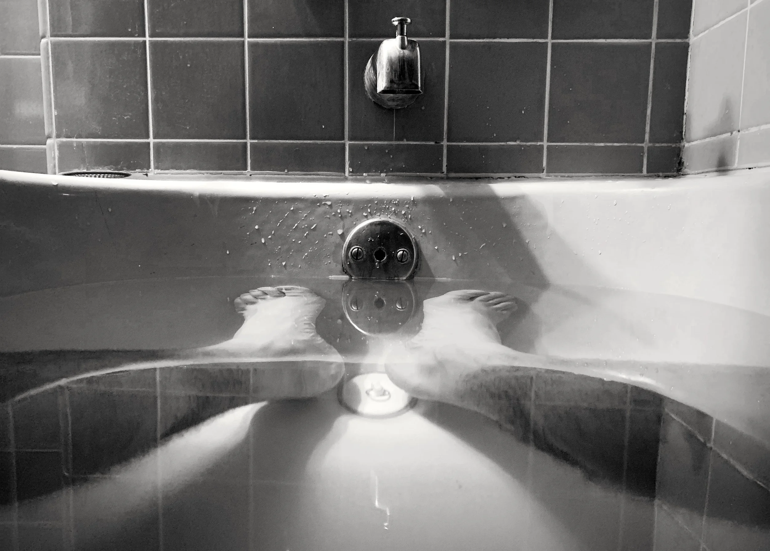bathbw.JPG