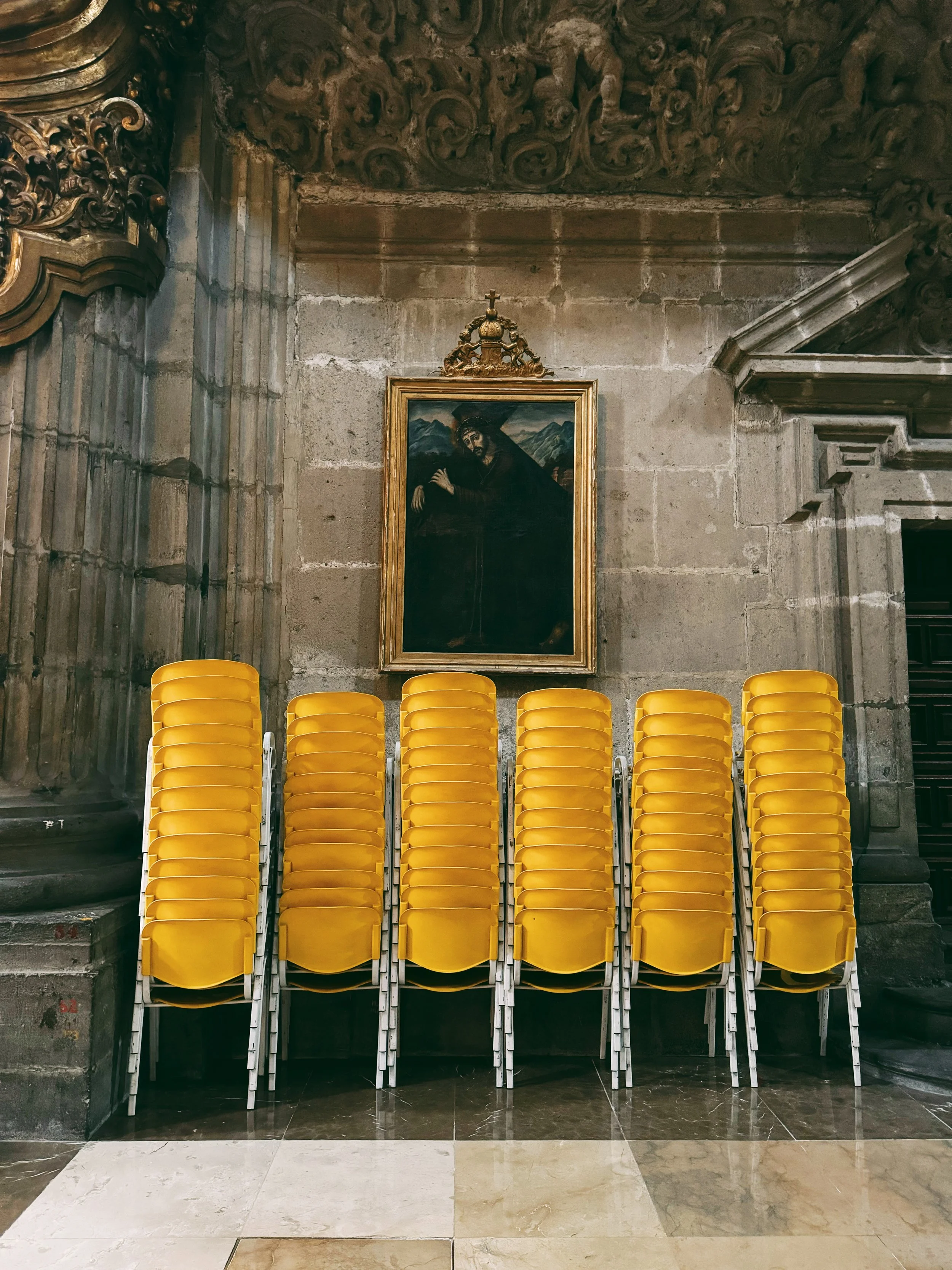 yellowchairsmexicocitycatherdral.jpg