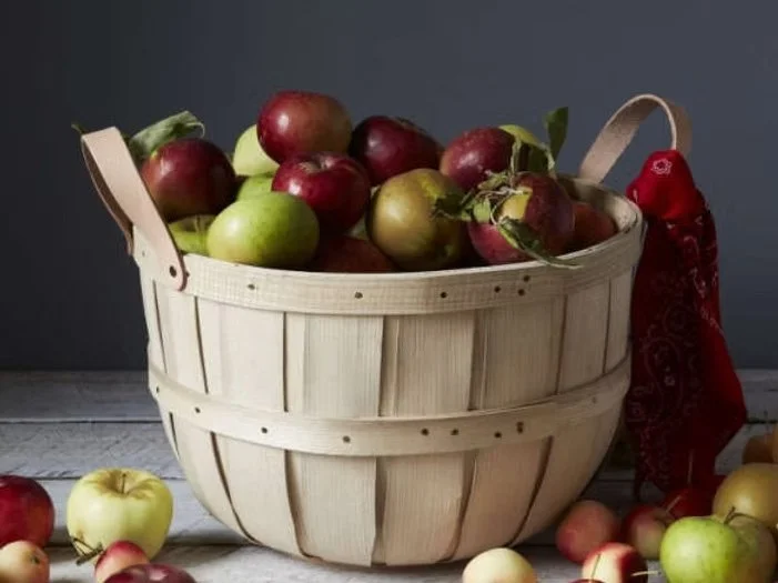 Peck Apples (10lb, does not include Honeycrisp)