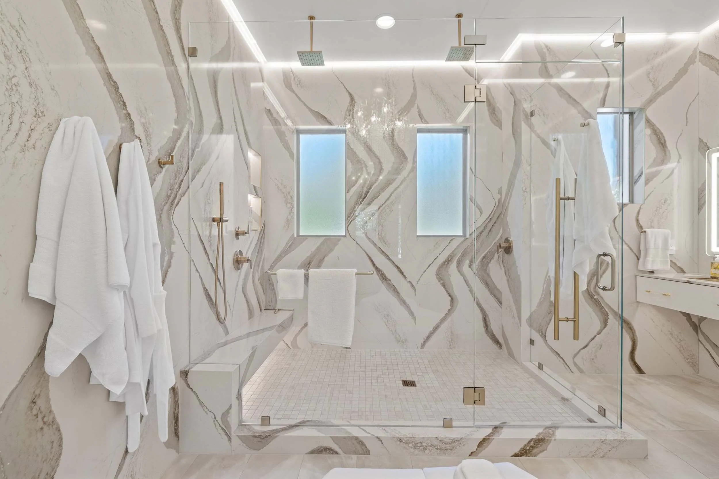 Lake Travis Glamour Girl Robin Bond Interiors.15.jpg