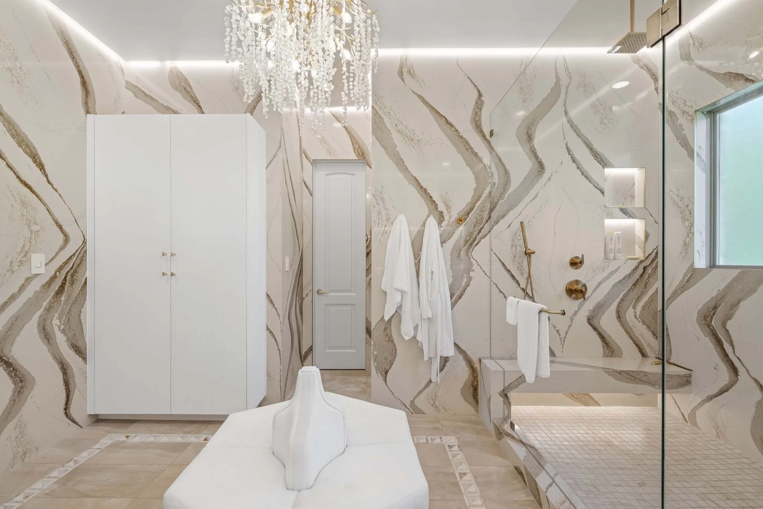 Lake Travis Glamour Girl Robin Bond Interiors.14.jpg