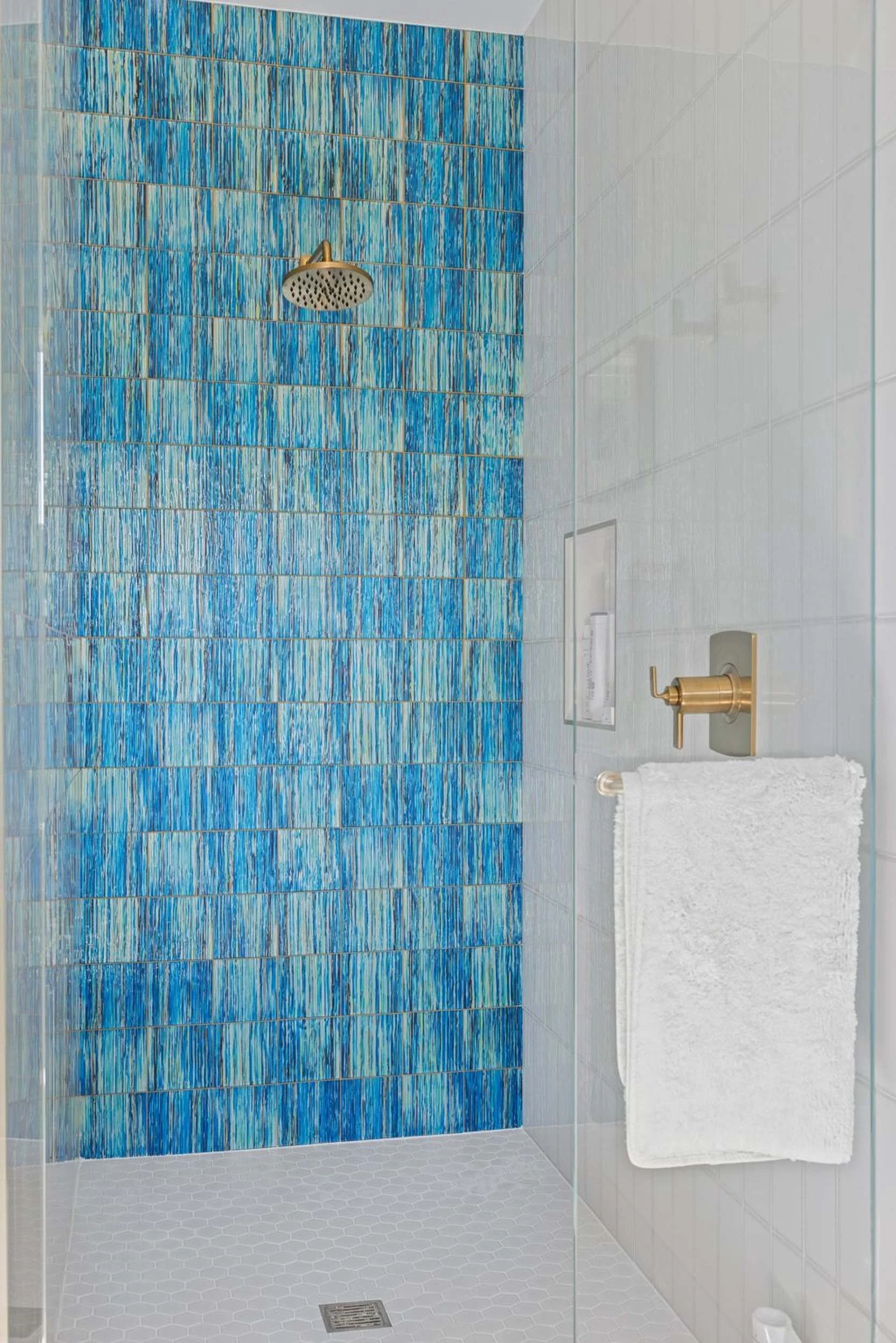 Lake Travis Glamour Girl Robin Bond Interiors.21.jpg