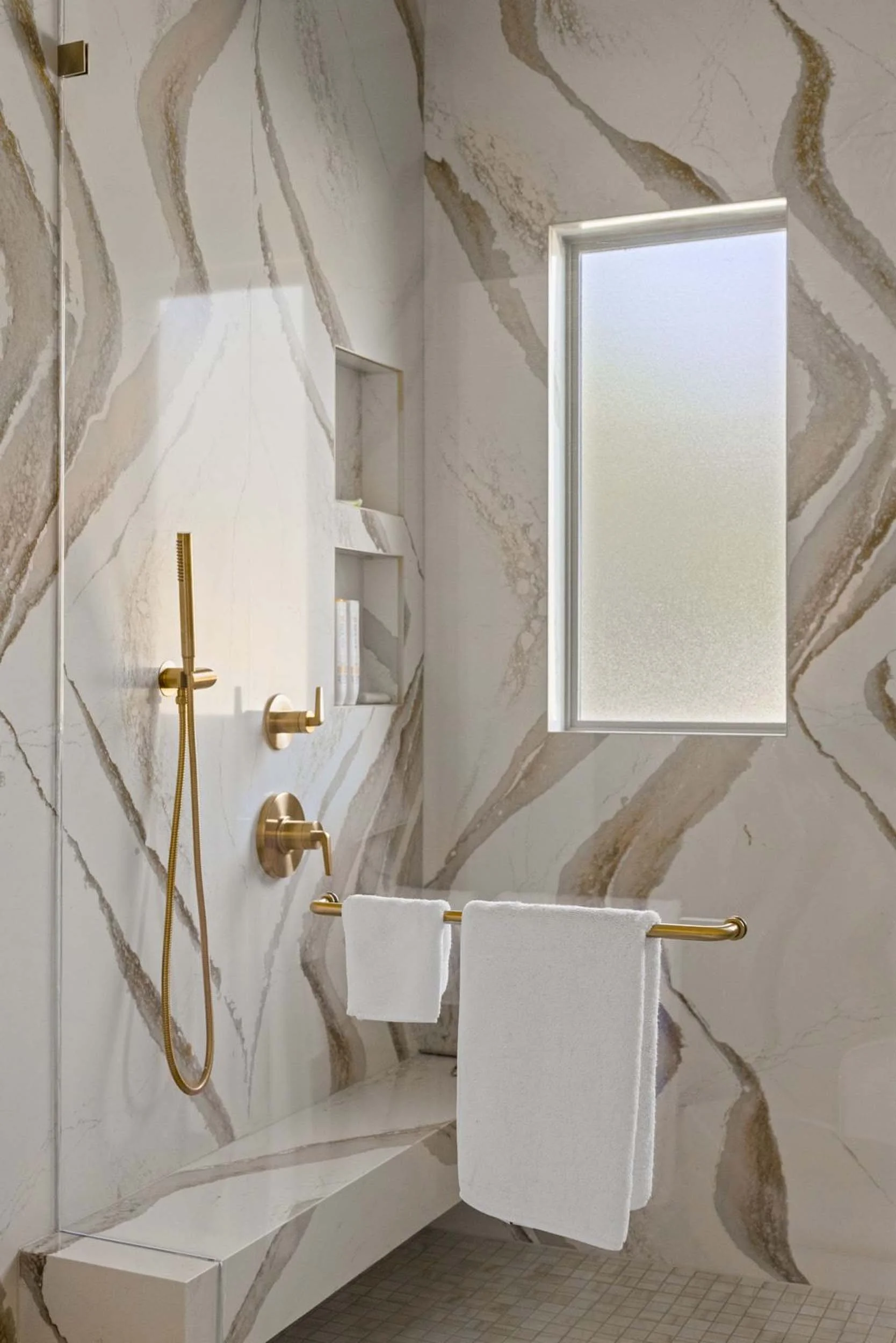 Lake Travis Glamour Girl Robin Bond Interiors.17.jpg