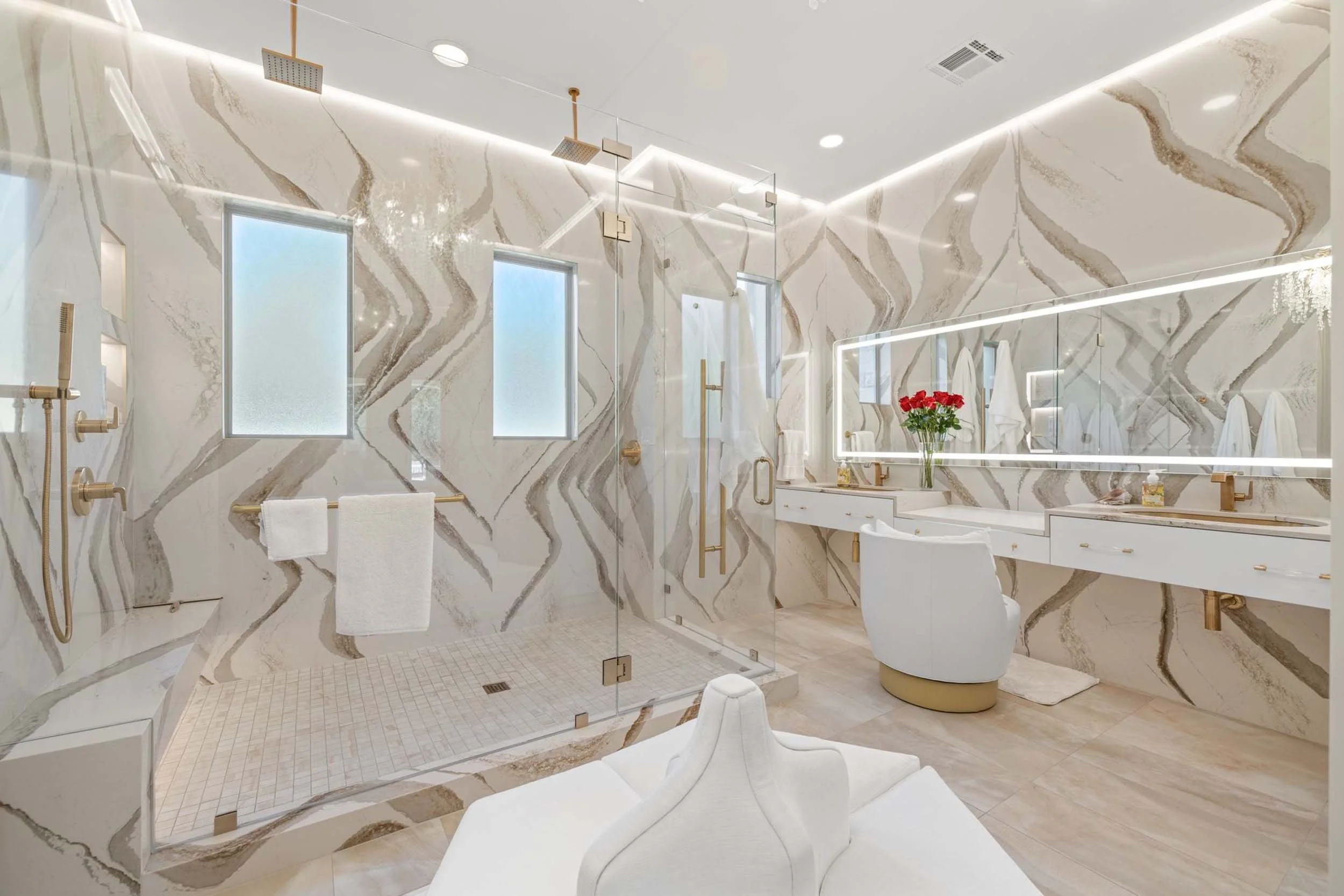 Lake Travis Glamour Girl Robin Bond Interiors.04.jpg