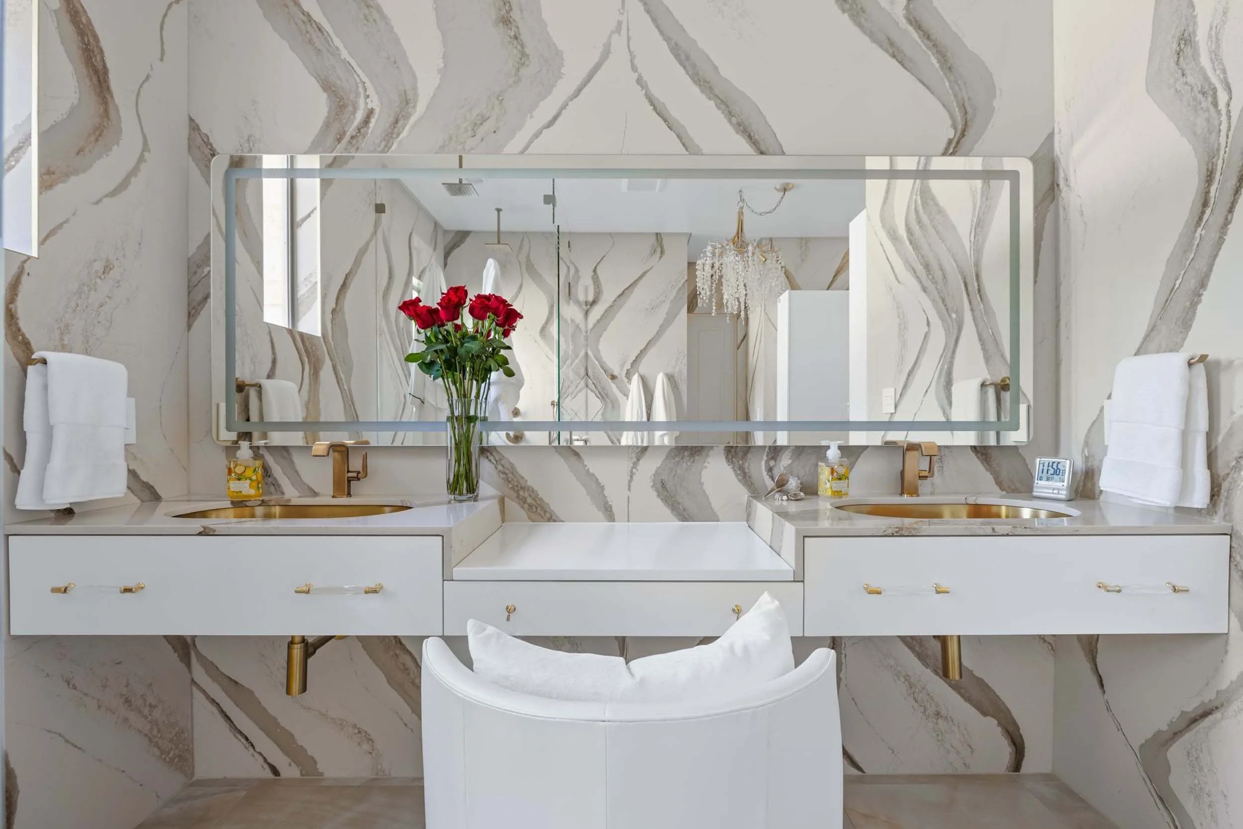 Lake Travis Glamour Girl Robin Bond Interiors.10.jpg