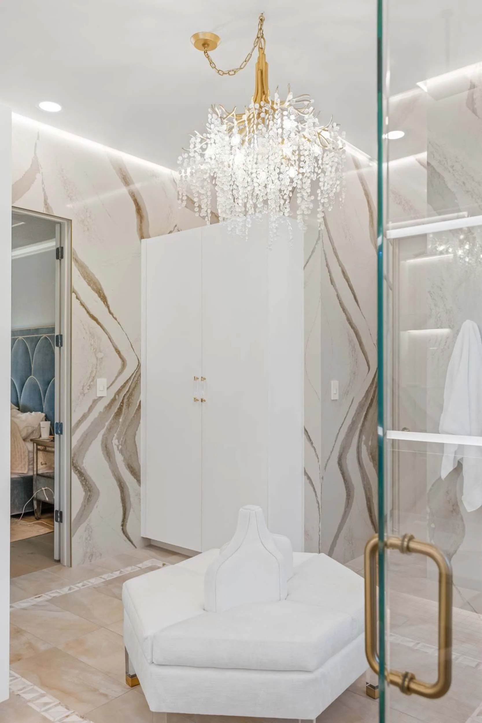 Lake Travis Glamour Girl Robin Bond Interiors.16.jpg