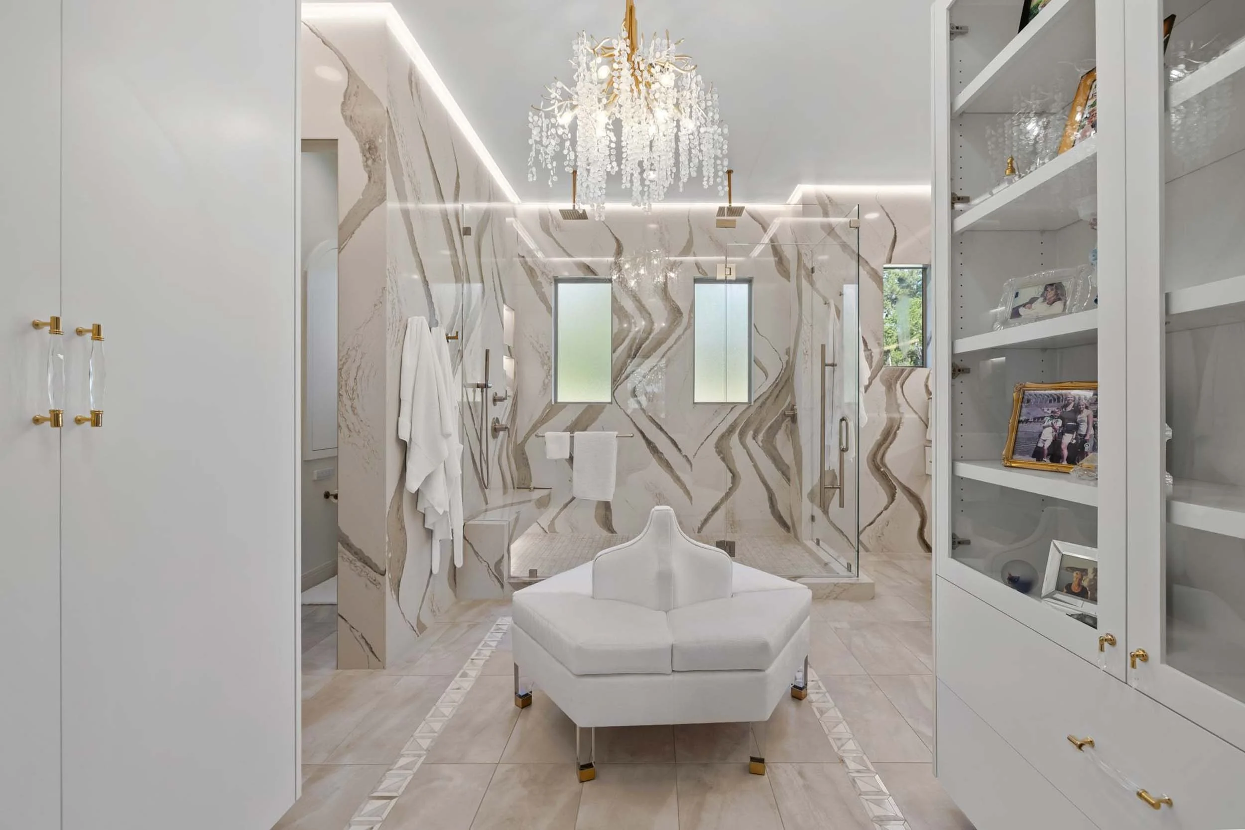 Lake Travis Glamour Girl Robin Bond Interiors.12.jpg