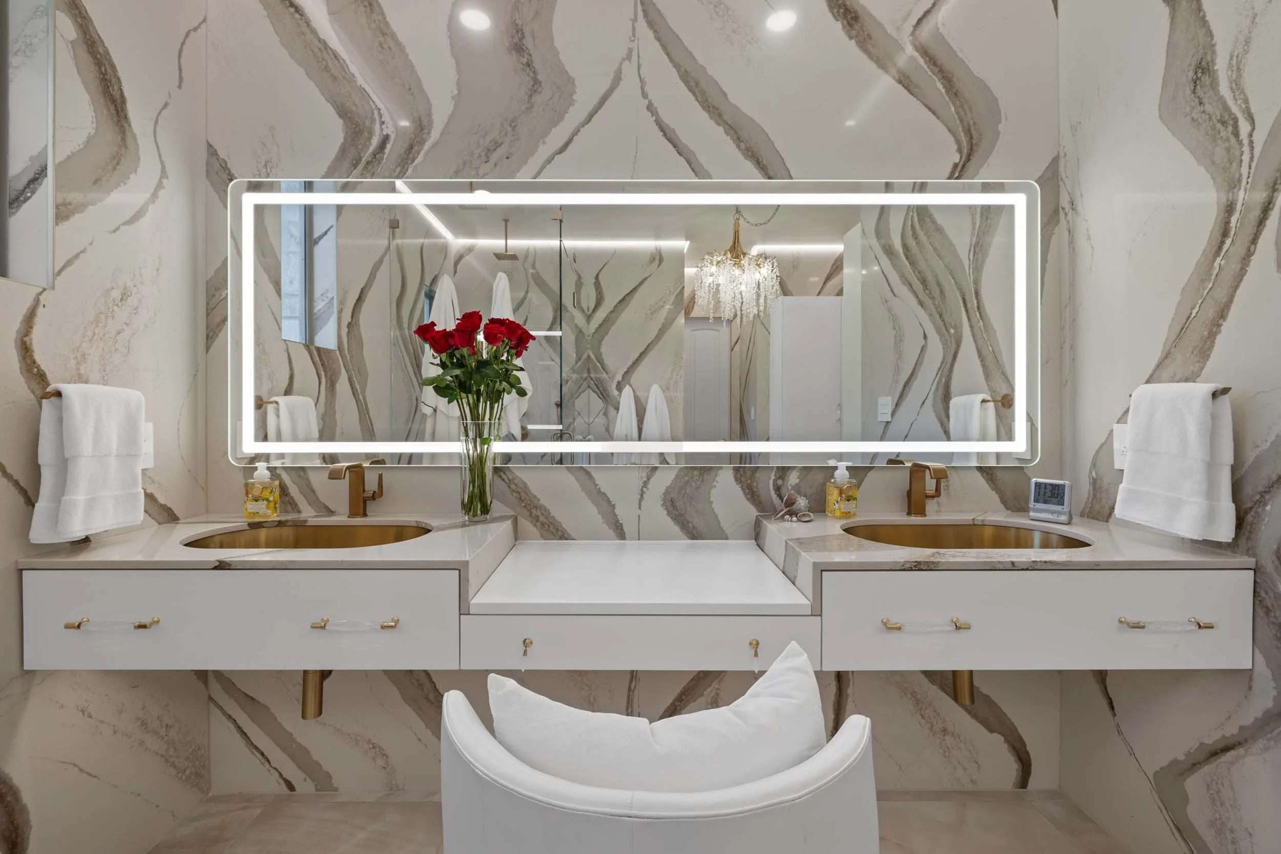 Lake Travis Glamour Girl Robin Bond Interiors.06.jpg