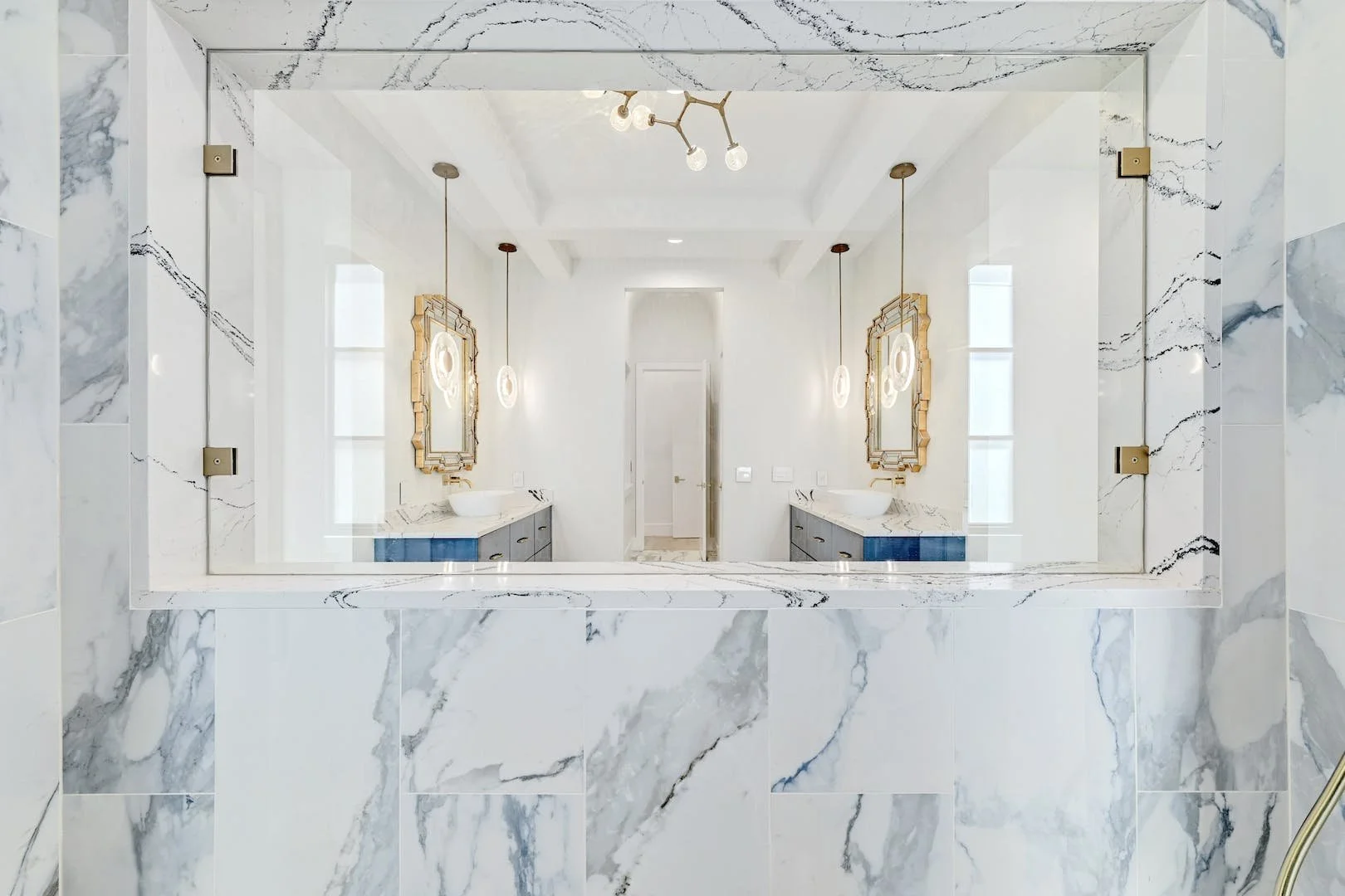 Award Winning Interior Designer Austin Madrone Ranch Mondern.25.jpg