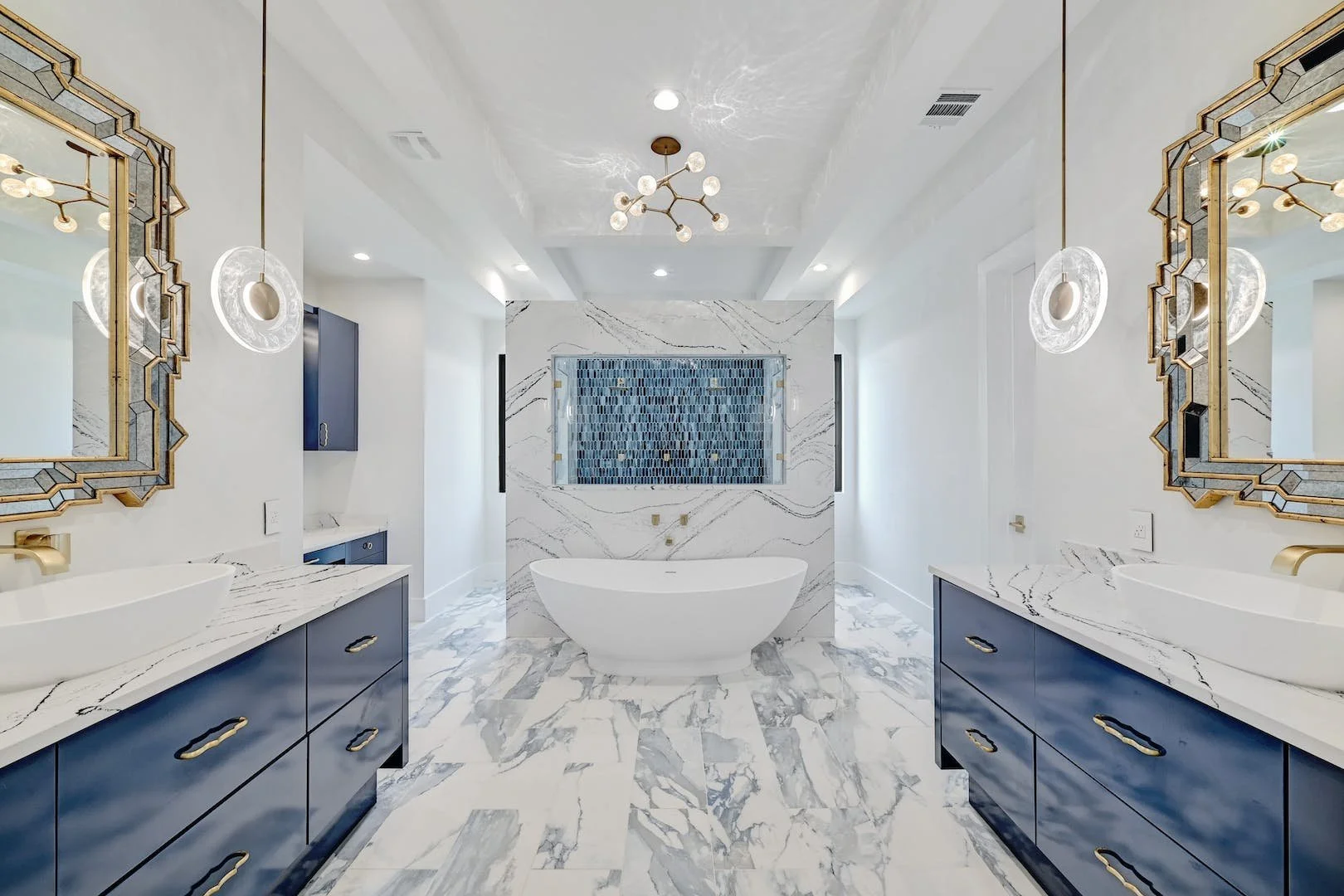 Award Winning Interior Designer Austin Madrone Ranch Mondern.23.jpg