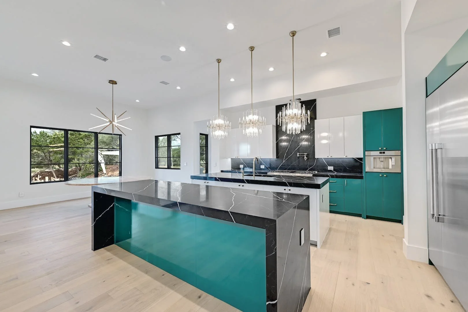Award Winning Interior Designer Austin Madrone Ranch Mondern.06.jpg