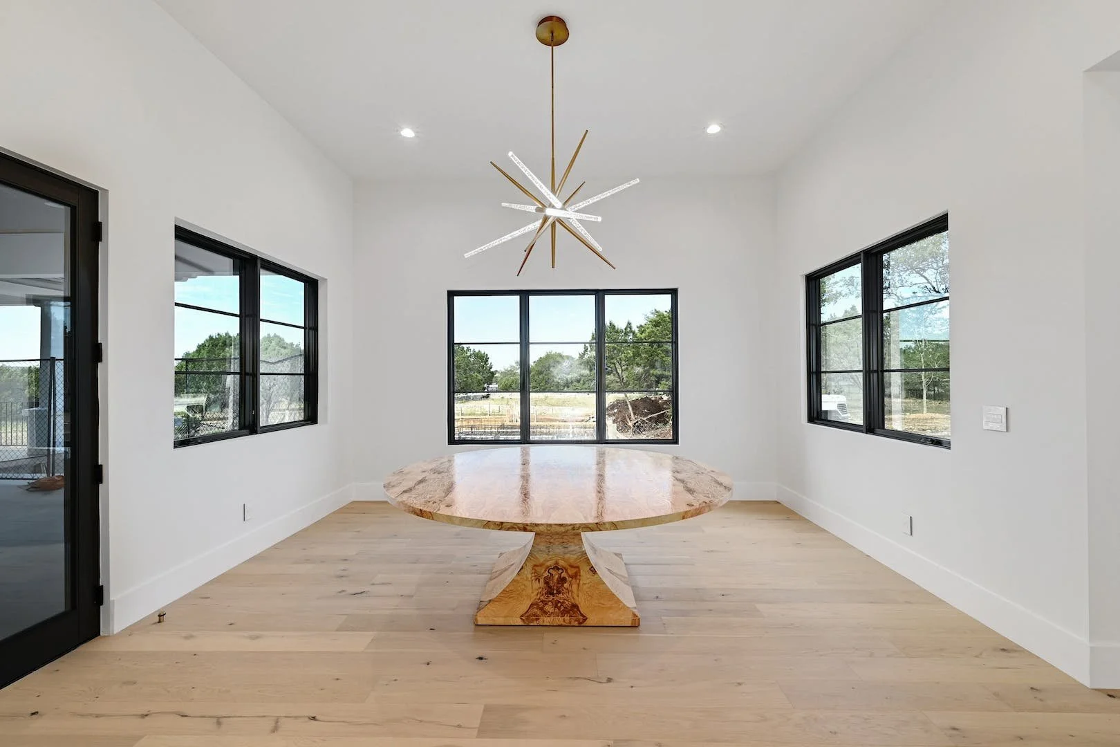 Award Winning Interior Designer Austin Madrone Ranch Mondern.09.jpg