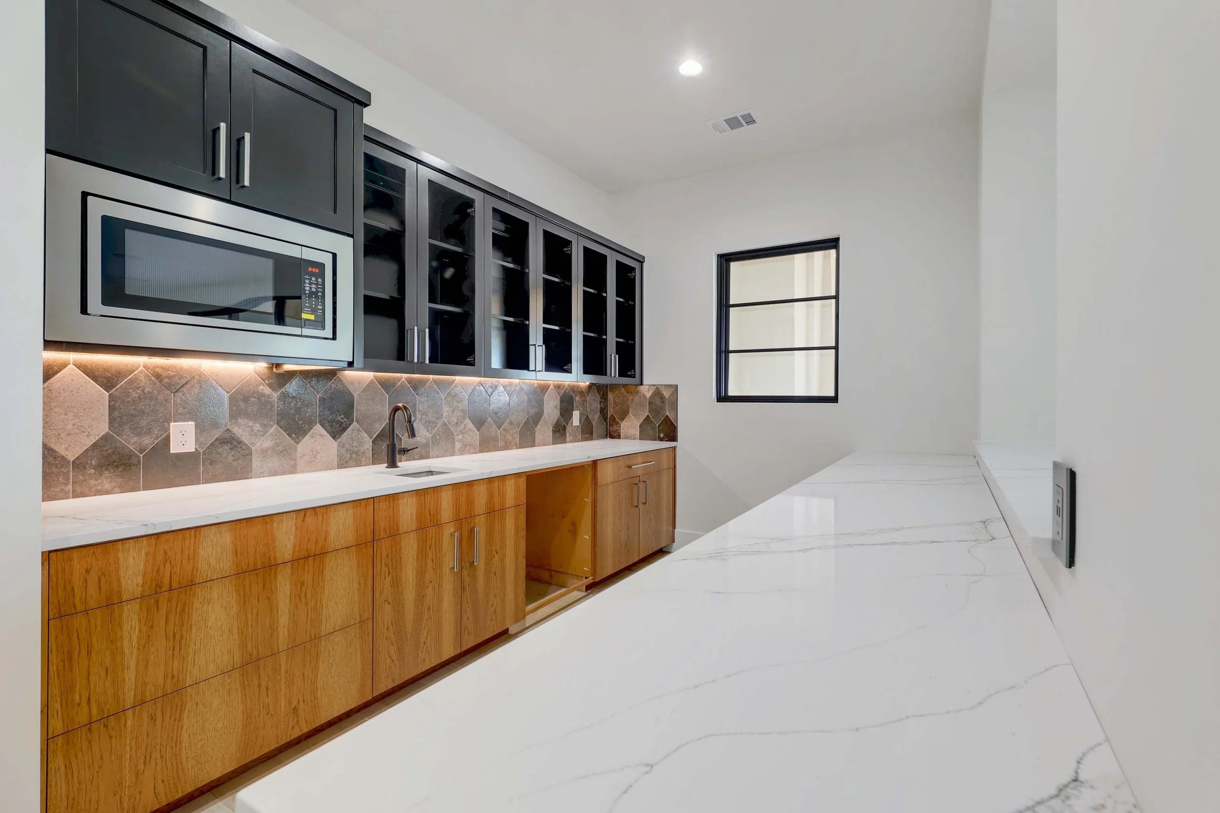 Award Winning Interior Designer Austin Lake Travis Modern.08.jpg