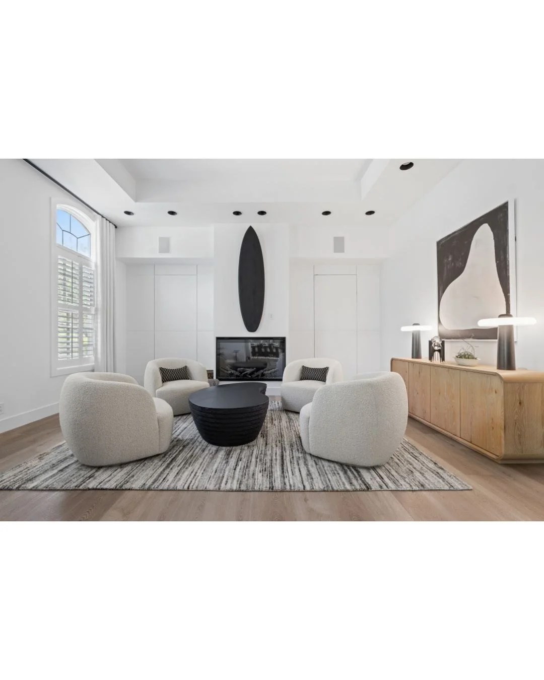 A paddleboard feels unmistakably Austin&mdash;so why not suspend one above the fireplace? After all, this &ldquo;formal&rdquo; living room is anything but formal; it&rsquo;s a relaxed space where family and friends visiting from abroad can slip away 