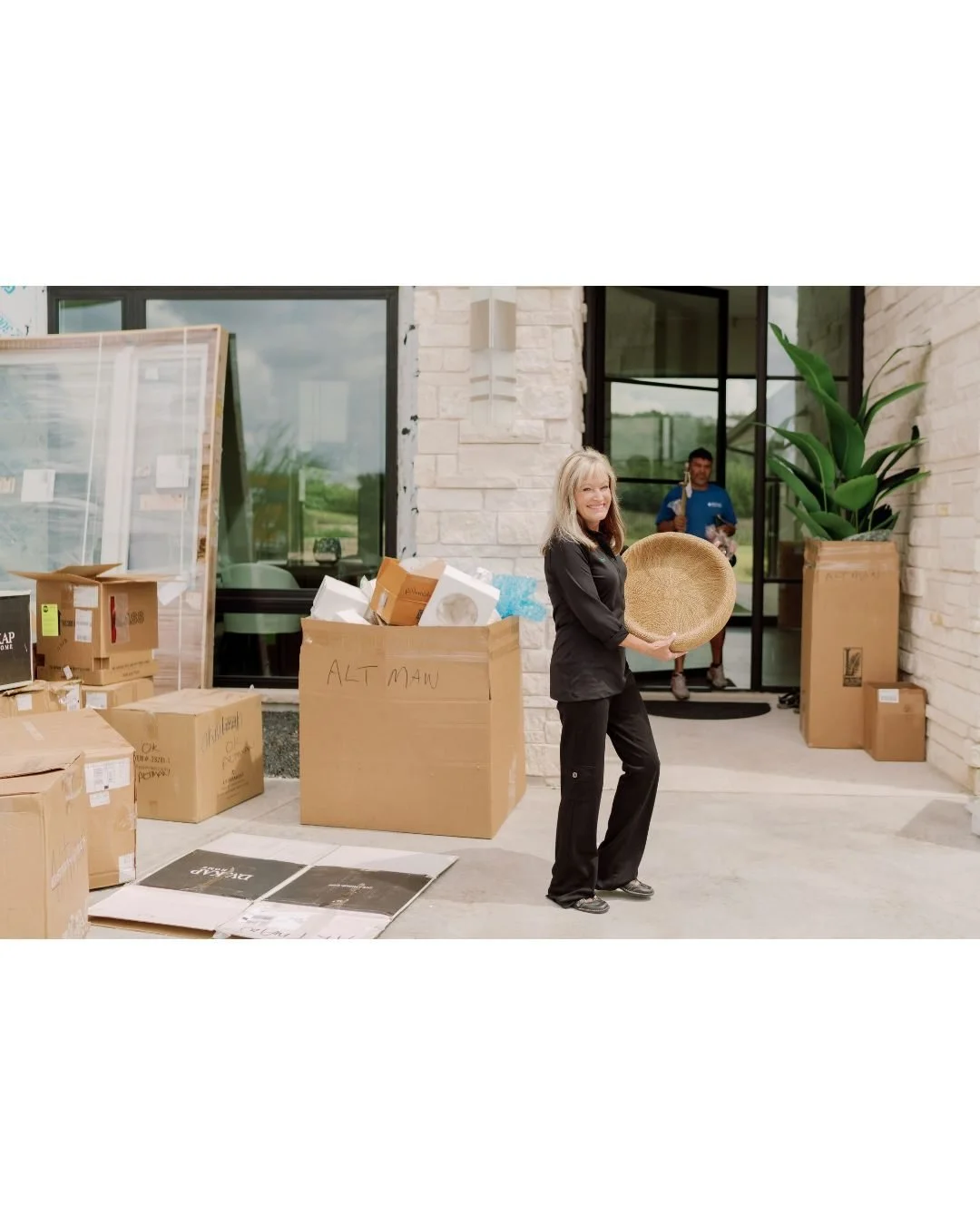 I&rsquo;m often asked how long a full-home design project like this typically takes. The discovery phase usually spans a few weeks, followed by another 4 to 6 weeks to define the overall concept and style direction. From there, the detailed design ph