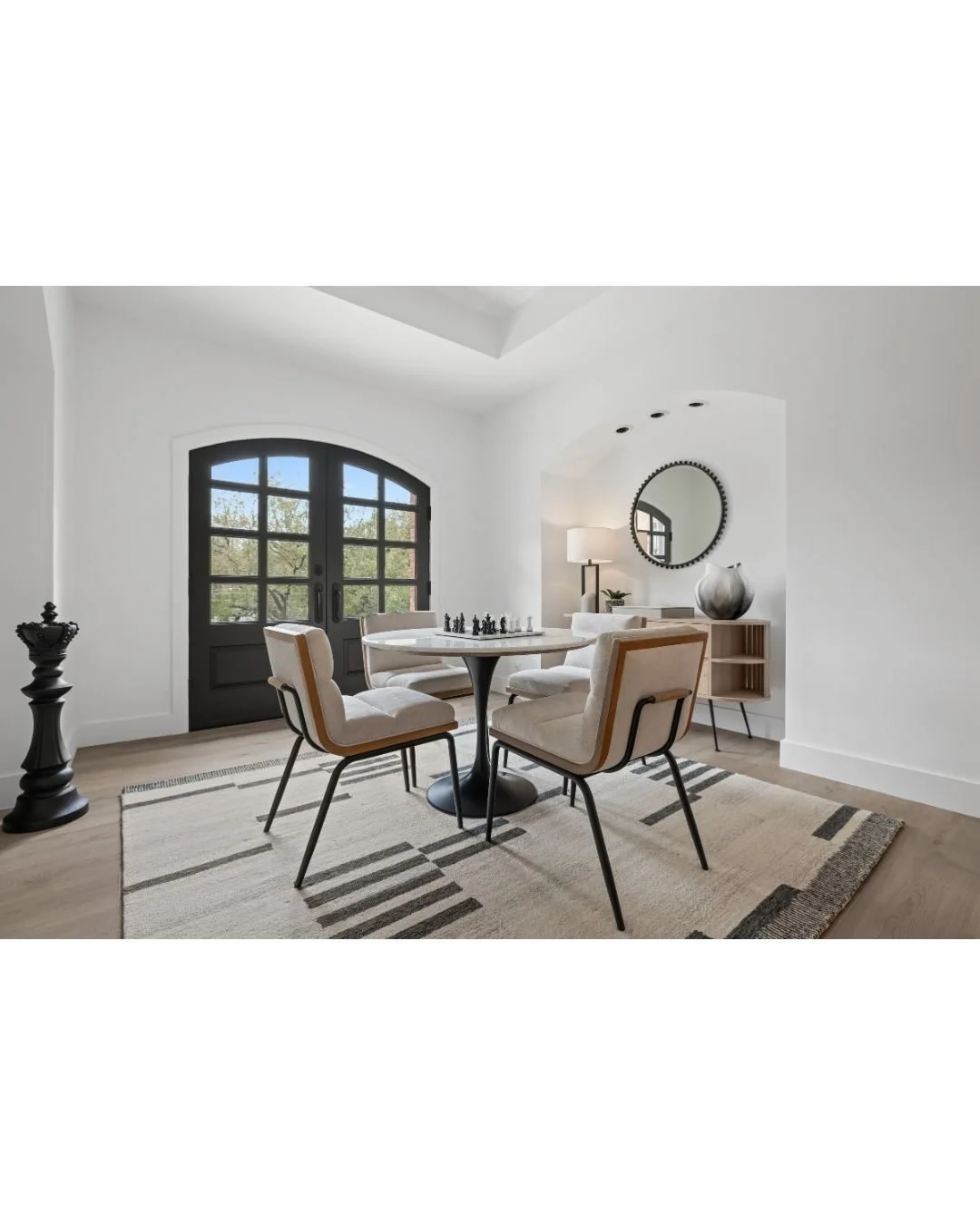 Ta-da! Doesn&rsquo;t this room make you want to pull up a chair and play a game of chess? And if you&rsquo;re new to it, maybe you&rsquo;d settle into one of the extra seats to watch, learn, and eventually join in.

Interior design should always foll