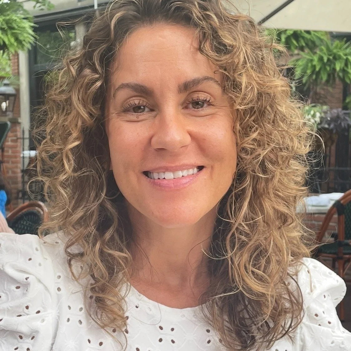 ✨ Volunteer Spotlight: Niki Gianakopoulos ✨

Meet @nikigianakopoulos! Niki&rsquo;s heart for service shines through everything she does. She loves her family, cooking, and sharing meals with others- acts of love she learned from a young age watching 