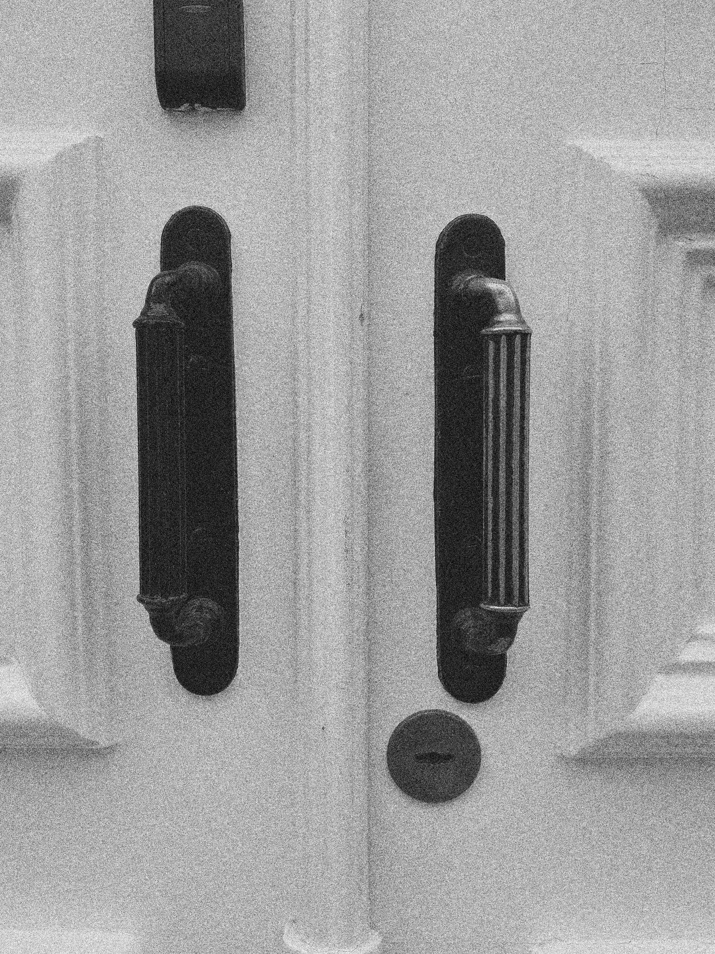 DOOR HANDLES IN LISBON, PORTUGAL 