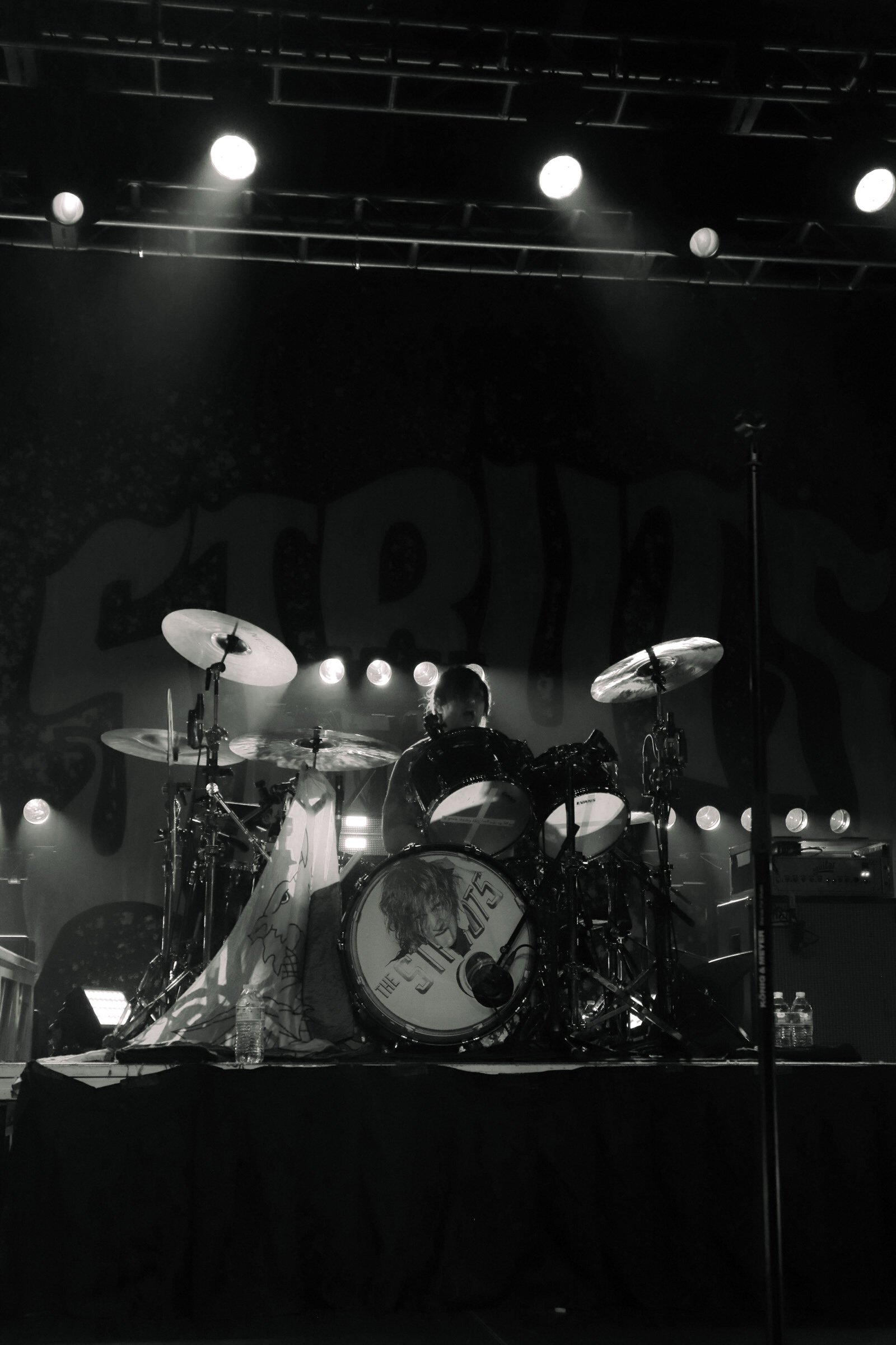 THE STRUTS