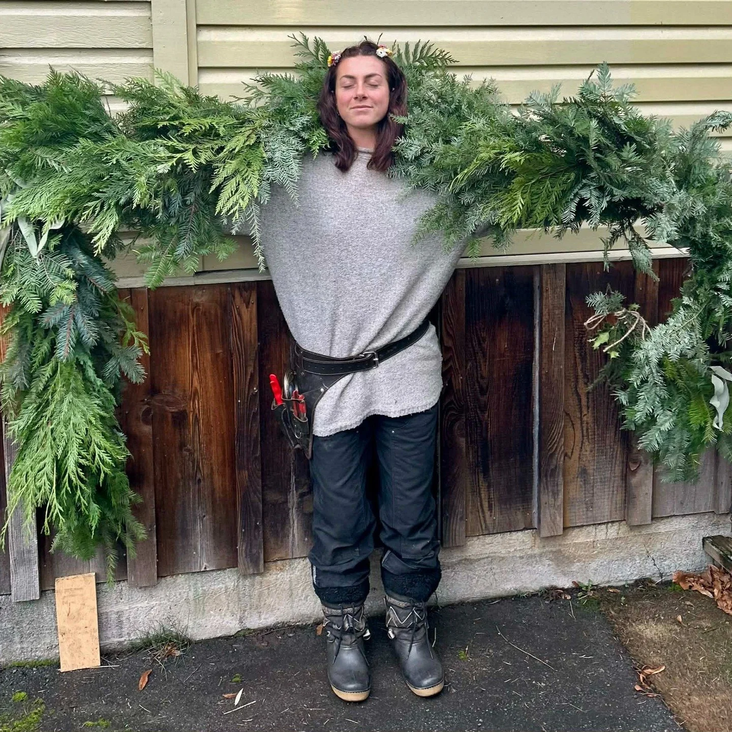 This garland made from hemlock, holly, fir, cedar, eucaluptus, and a little bit of columbine felt soooo good to make and even better to wear. 

It is available for purchase @vaultcafe 's epic Christmas market tomorrow! Check out my story for more of 