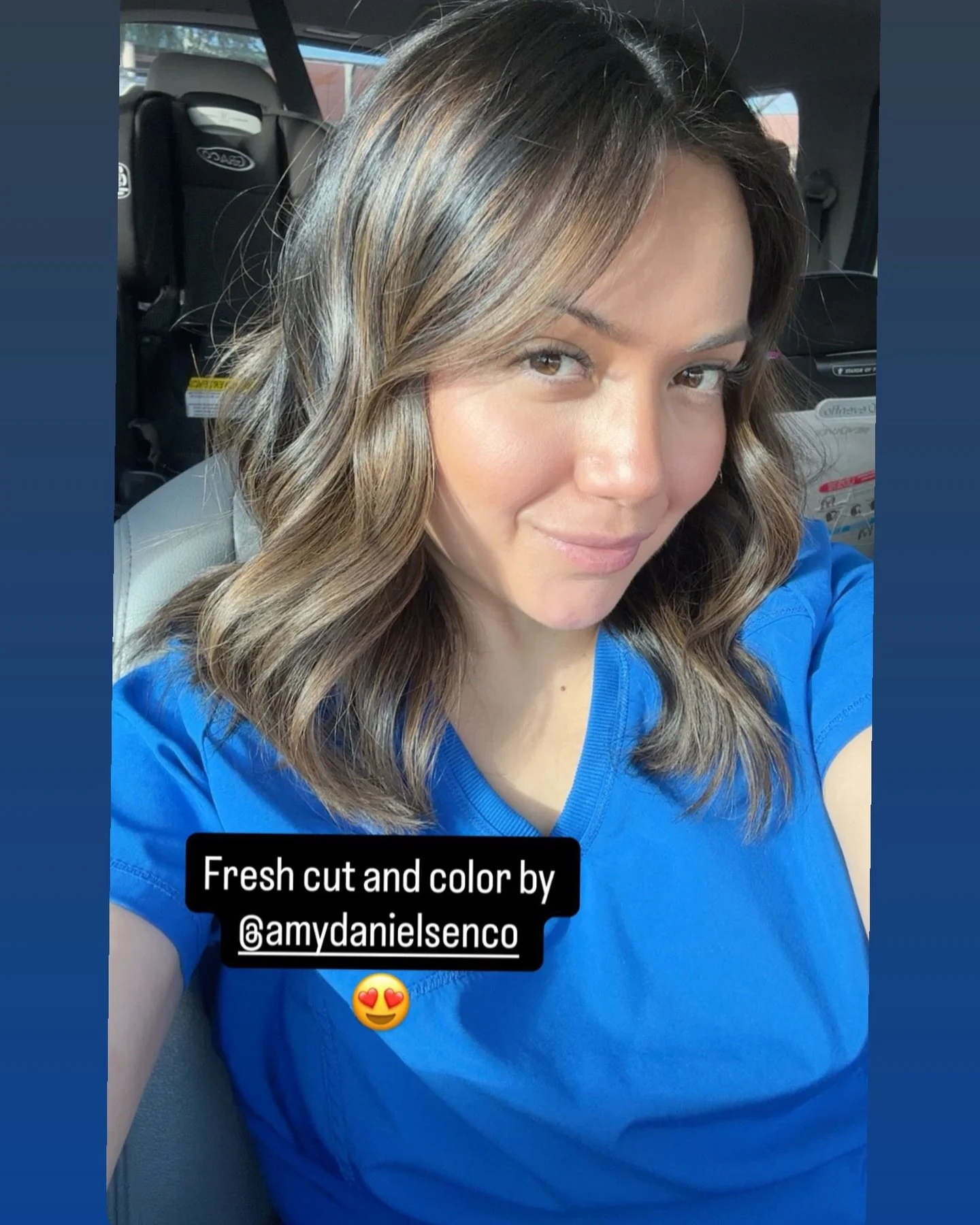 @dr.mamacist
Can&rsquo;t get enough of client selfies after their hair appointments. Can you believe we did her highlights over 5 months ago and they look this good?! 

We just did a tone &amp; trim for this appointment. So grateful I get to keep my 