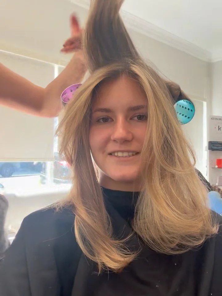 Obsessed with finishing my bouncy blowouts using @domdomhair metal rollers lately ✨🩷

You can shop them through my affiliate link in bio (click medium metal rollers), or book a service with me and I&rsquo;ll show you exactly how I use them for that 