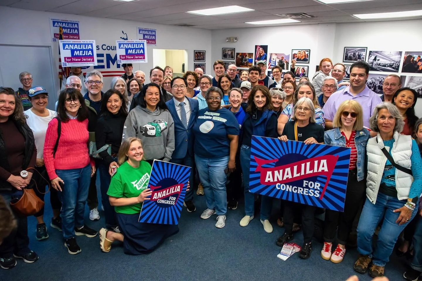 Folks are fired up and ready to win.

We&rsquo;re ready to stand up to Trump and MAGA extremism. And we&rsquo;re ready to fight for a brighter future.

Thanks to Senator @AndyKimNJ for joining us in Morristown.

5 days to go. Get involved: analiliafo