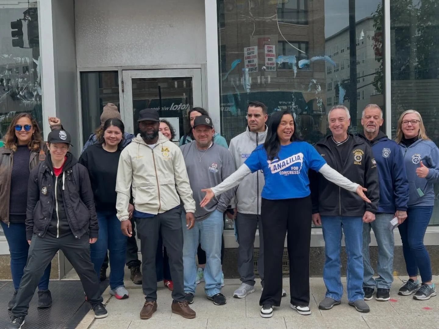 This morning, I joined the Teamsters to knock on doors ahead of the June 2 election. We&rsquo;re fired up and ready to keep building our movement for an economy that works for all.

Election Day is less than a month away. Join us at https://www.mobil