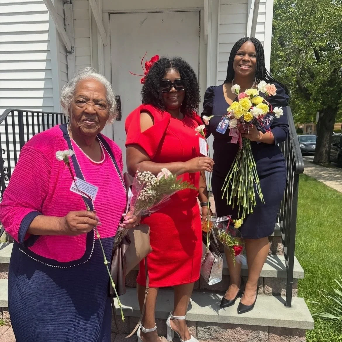 Less than 8% of members of Congress are moms raising children under 18, and as one of them, I know the joy and balancing act of raising a family. 

Today, Team Mejia handed out flowers across the district to celebrate the incredible moms in our commu
