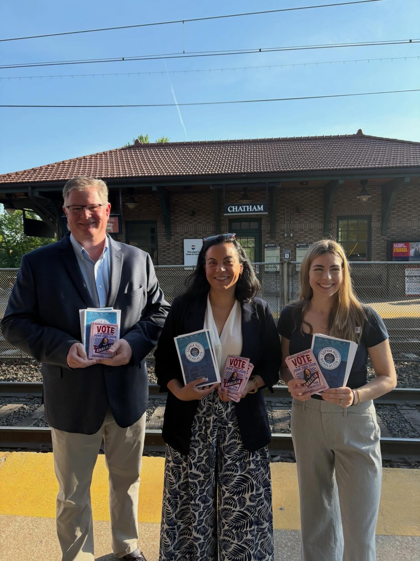Chatham Democrats are fired up and talking to voters ahead of the June 2 primary election.

Make your plan to vote at vote.nj.gov.

And every morning, we&rsquo;re out at train stations connecting with commuters. Sign up to volunteer: mobilize.us/anal