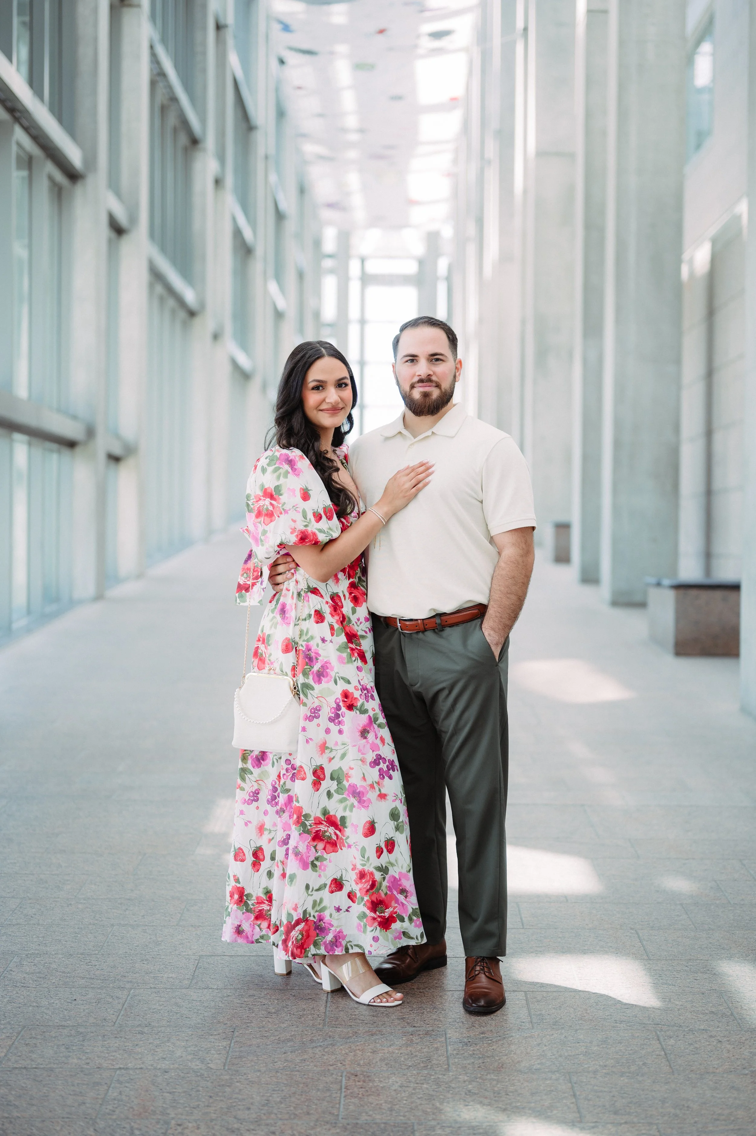 Engagement Photo Outfits: Best Ideas and Tips for Your Photoshoot