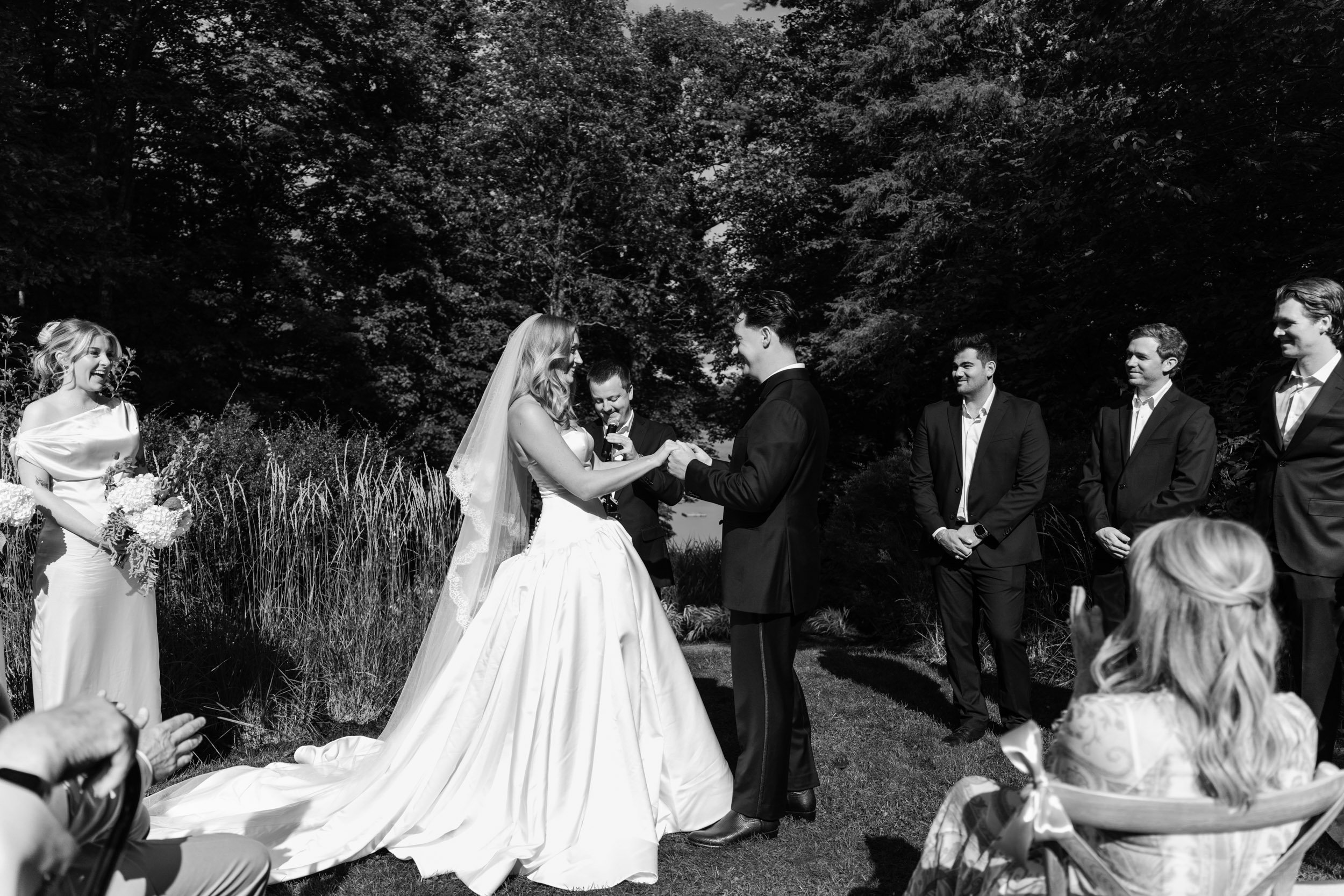 How to Choose the Perfect Wedding Photographer in 2025