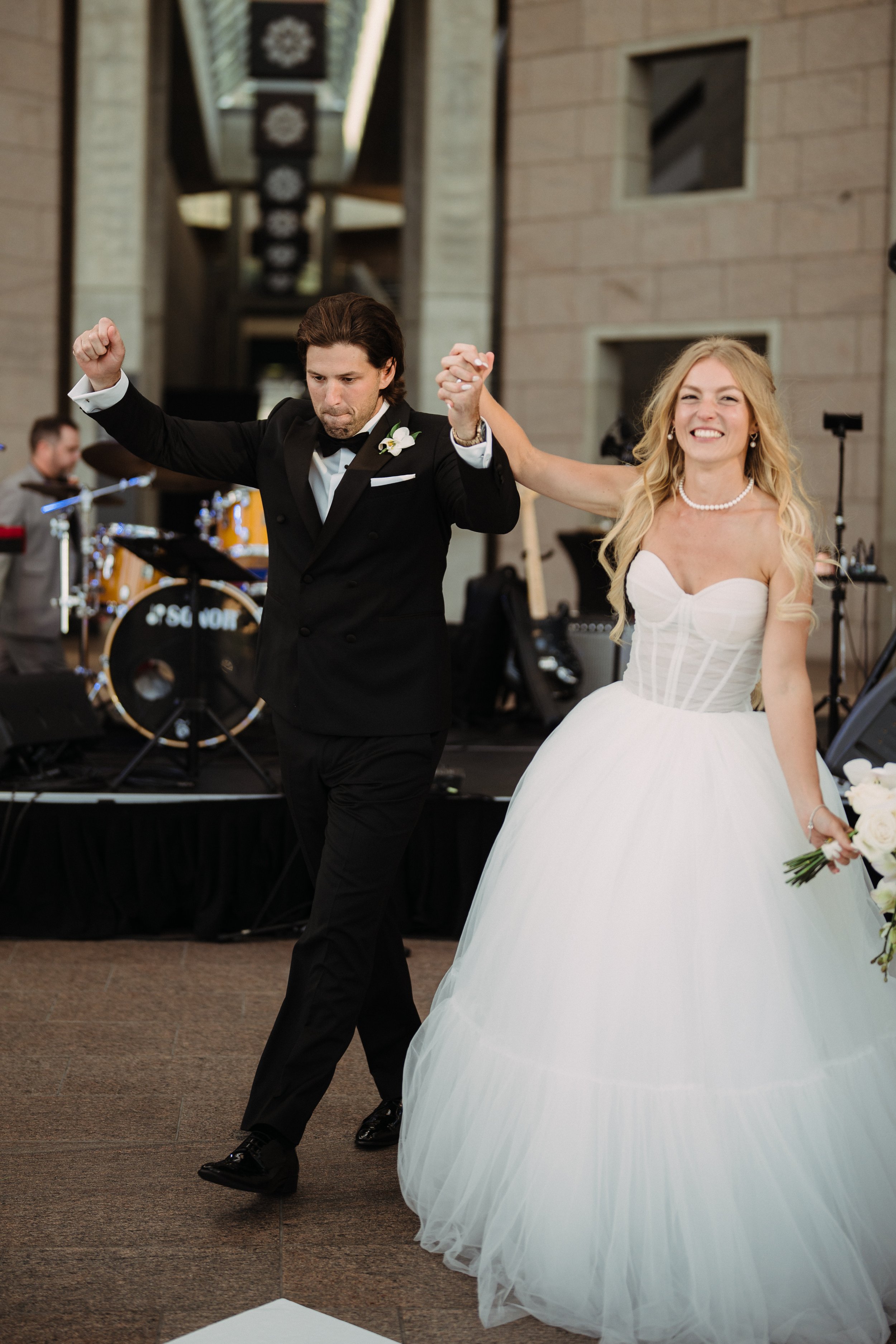 2024-07-13 National Gallery wedding Isabella and Cory-716.jpg