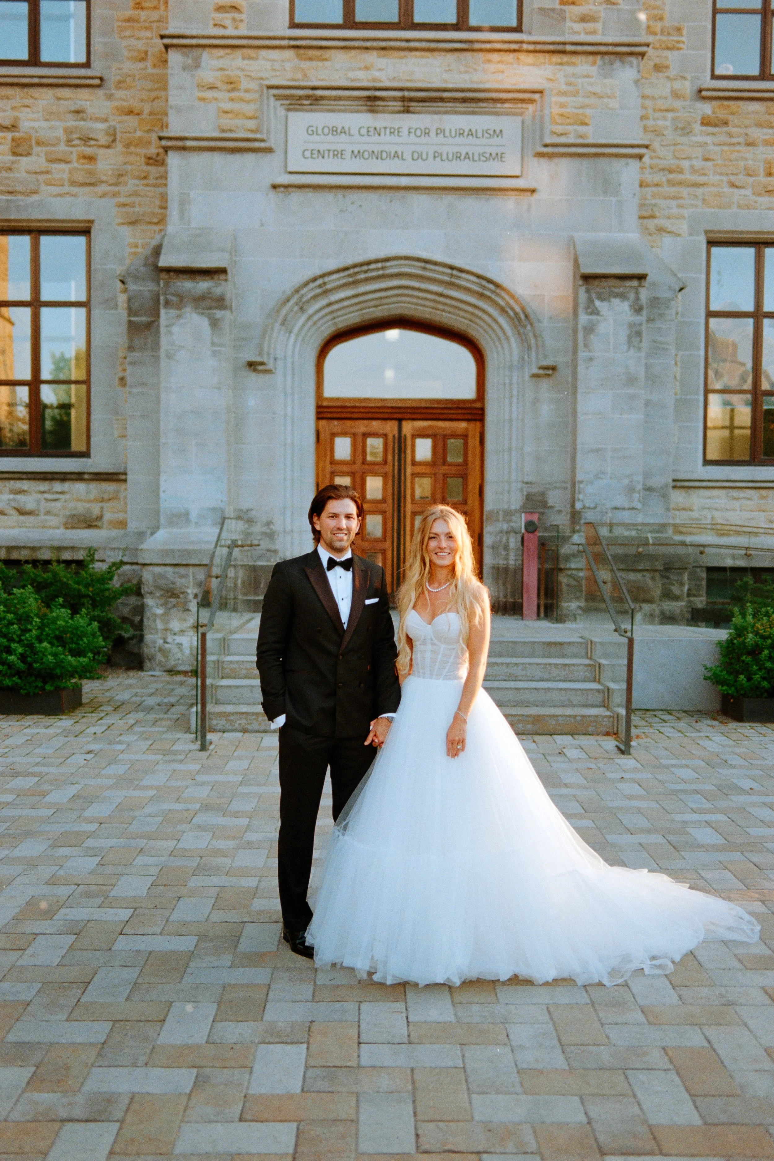 Hire wedding photographer ottawa