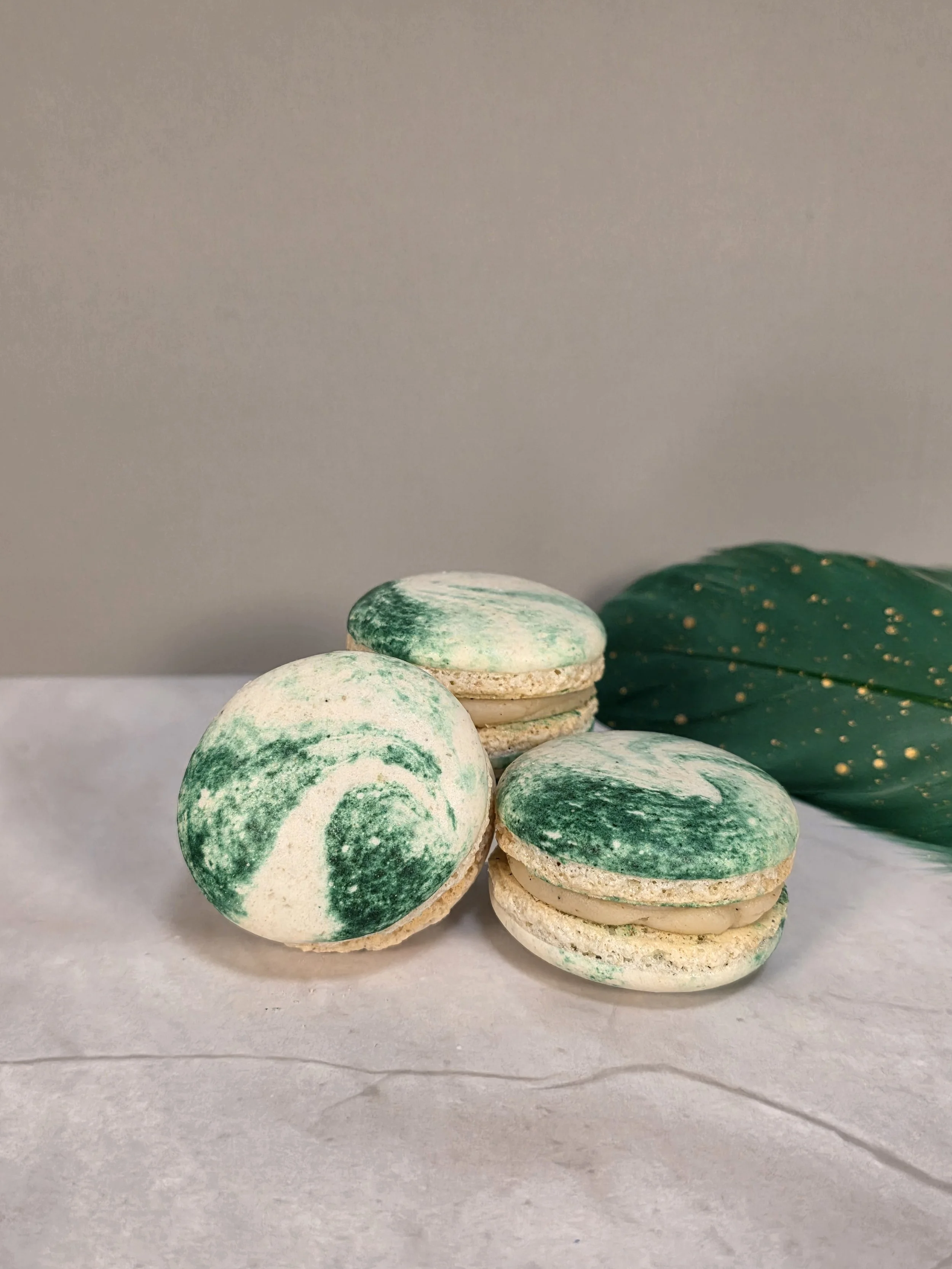vanilla_bean_macarons.jpg
