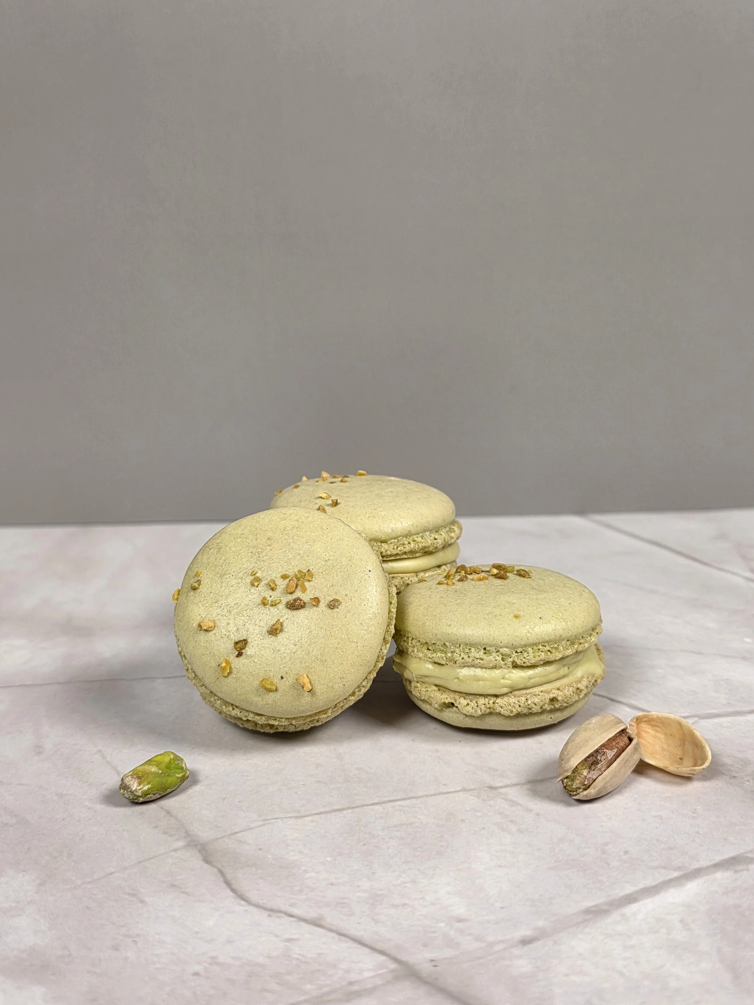 pistachio-macarons.jpg