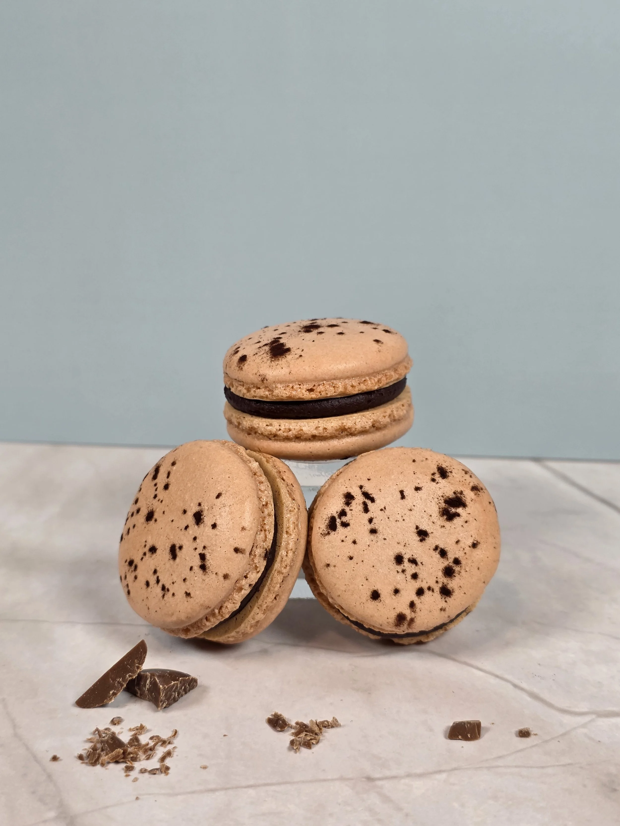 fudge-chocolate-macarons.jpg