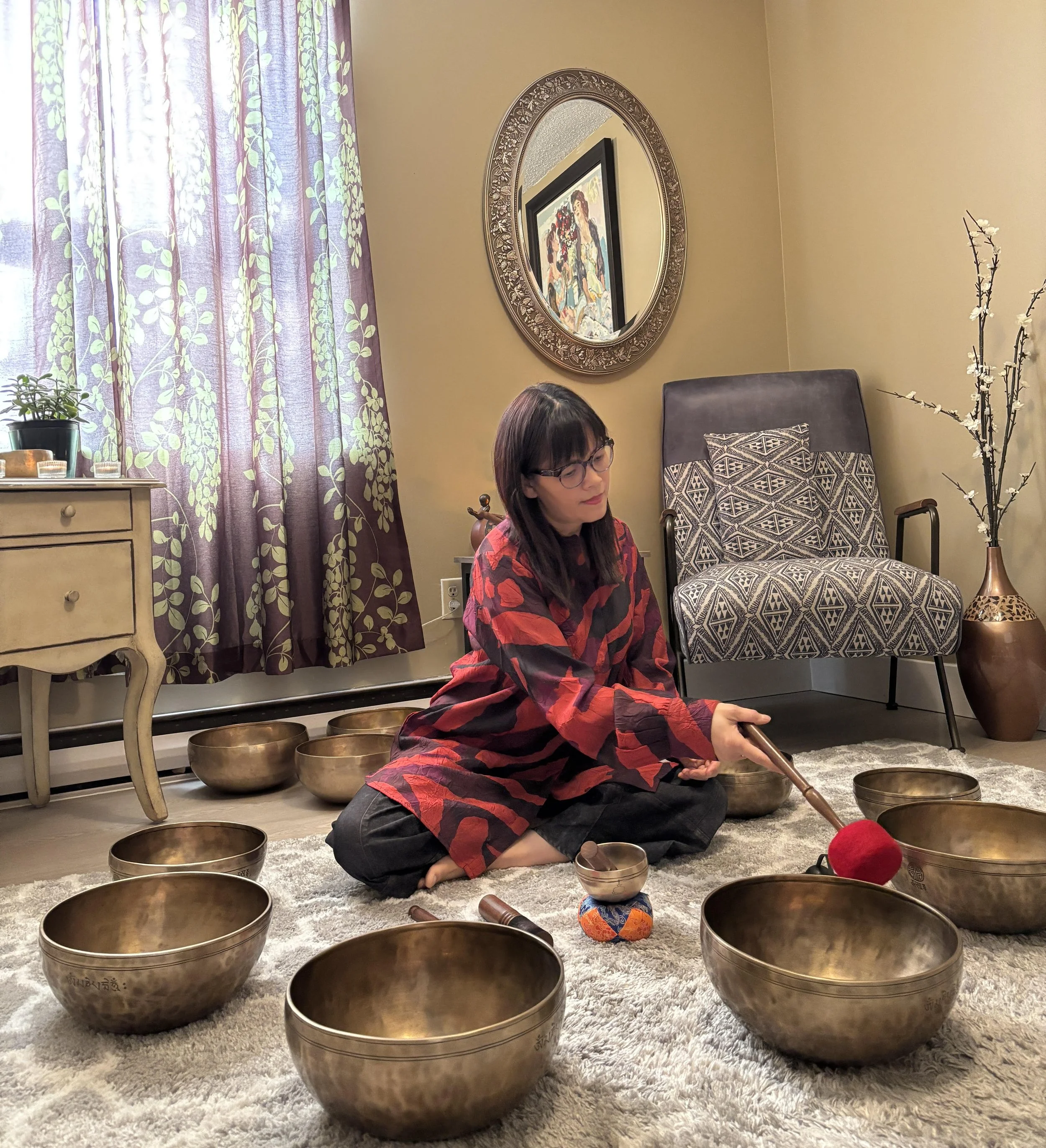 💧 1:1 Massage Therapy with Warm Water Singing Bowls: 1 Hour