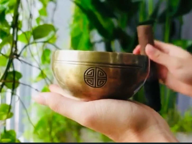 Experience the benefits of sound healing, breathwork, and meditation—powerful tools that lower stress, relieve anxiety, improve sleep, and restore emotional clarity.
These practices shift your mind and body from survival mode into a state of healing,