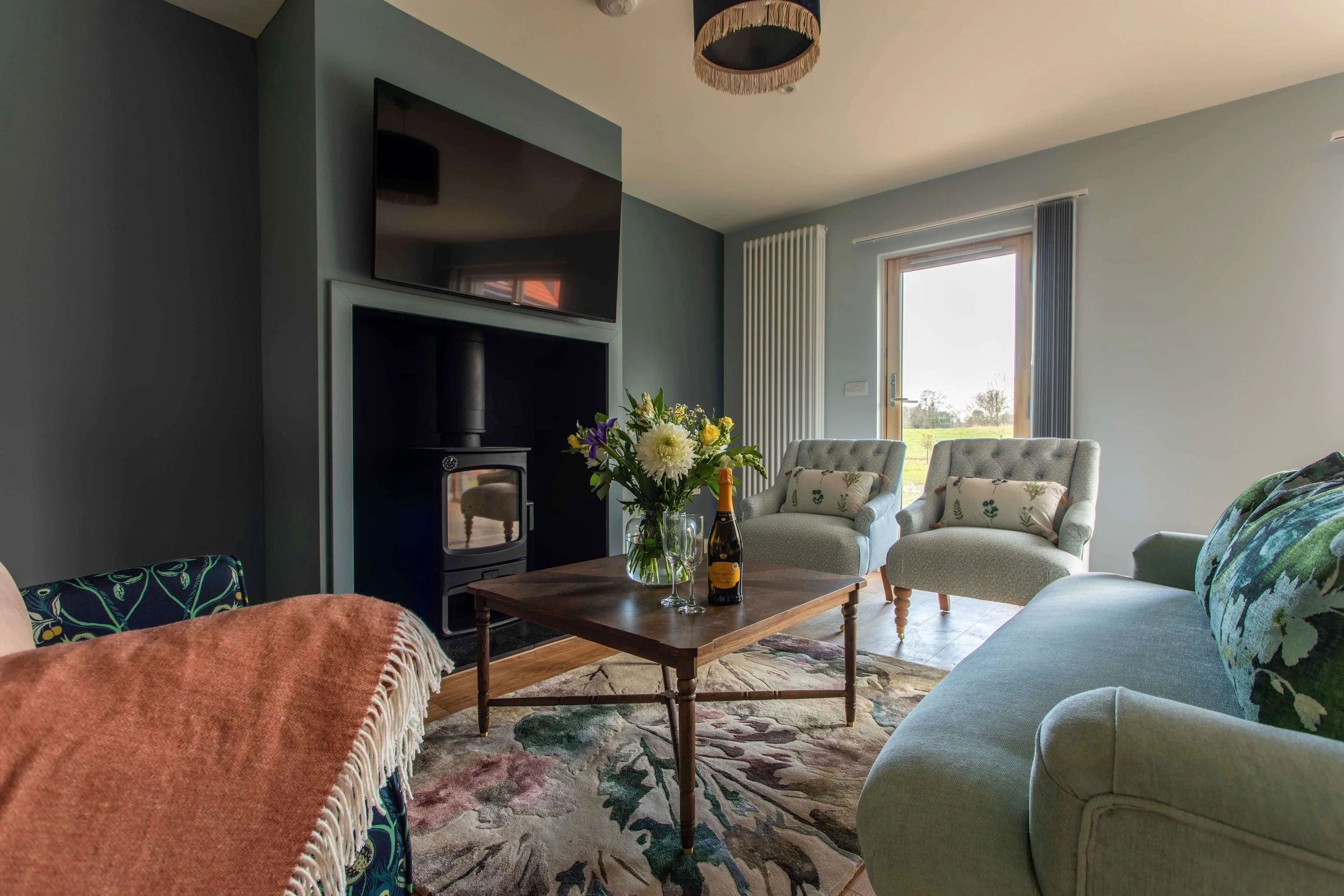 thoulstone-park-cottages-dining-area.jpg