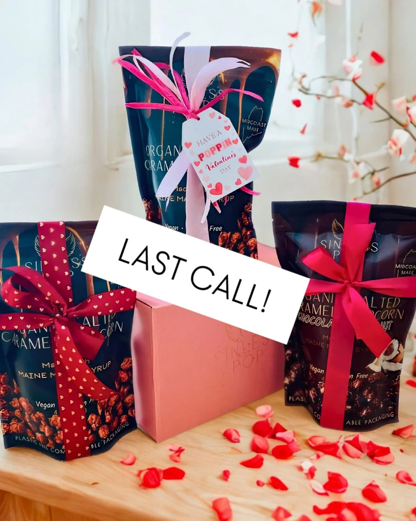 PSA! Tomorrow is the last day to order a gorgeous @sinlesspop Valentine&rsquo;s day box for guaranteed 2/14 delivery to someone you are sweet on! 🎀🍿✨