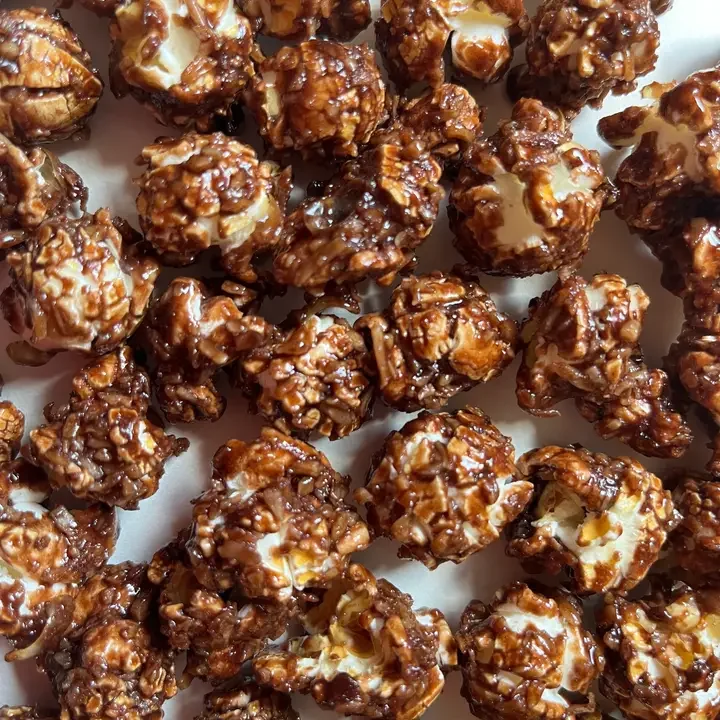 Sinless Pop organic chocolate coconut caramel popcorn Maine coast