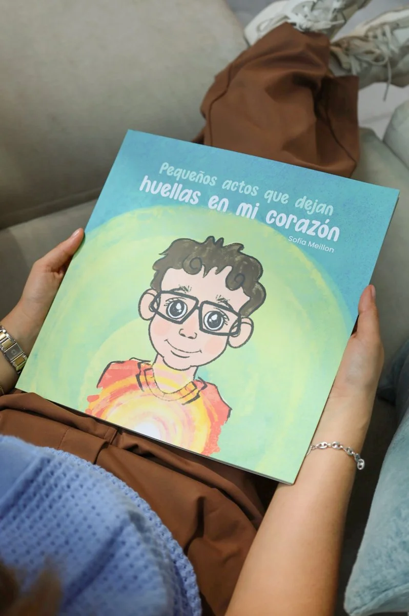 Libro: Pequeños actos que dejan huellas en mi corazón