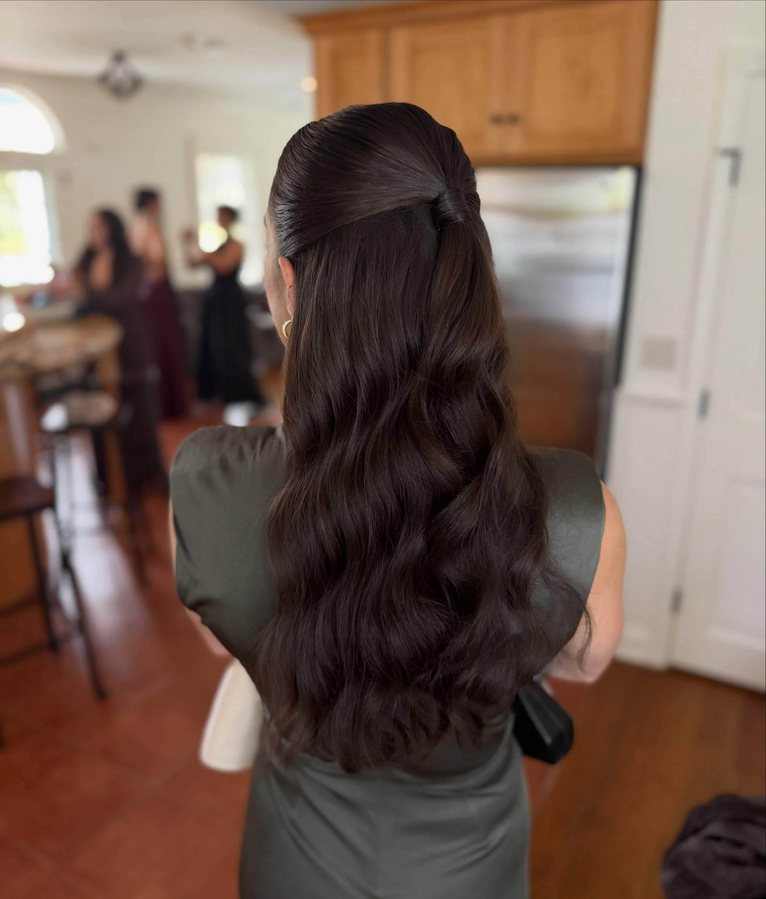 The only snap I got from yesterday&rsquo;s wedding 😅 a little slick half up pony moment 

.
.
.
.
Bridal hairstylist, bridal hair styles, bridesmaid hair, Albany bridal hair stylist, Saratoga bridal hair stylist, Albany wedding, Saratoga wedding, Hu
