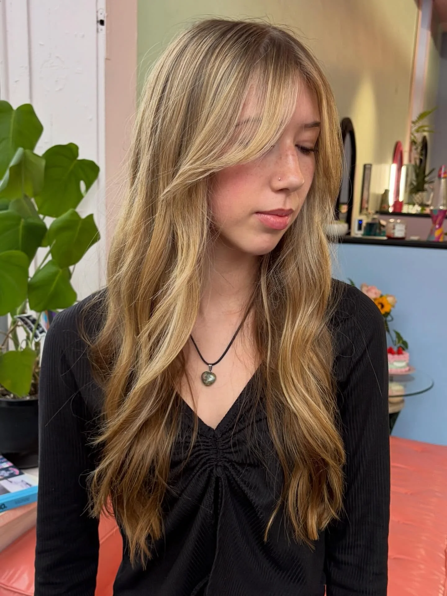 Soft blonde highlights ☀️