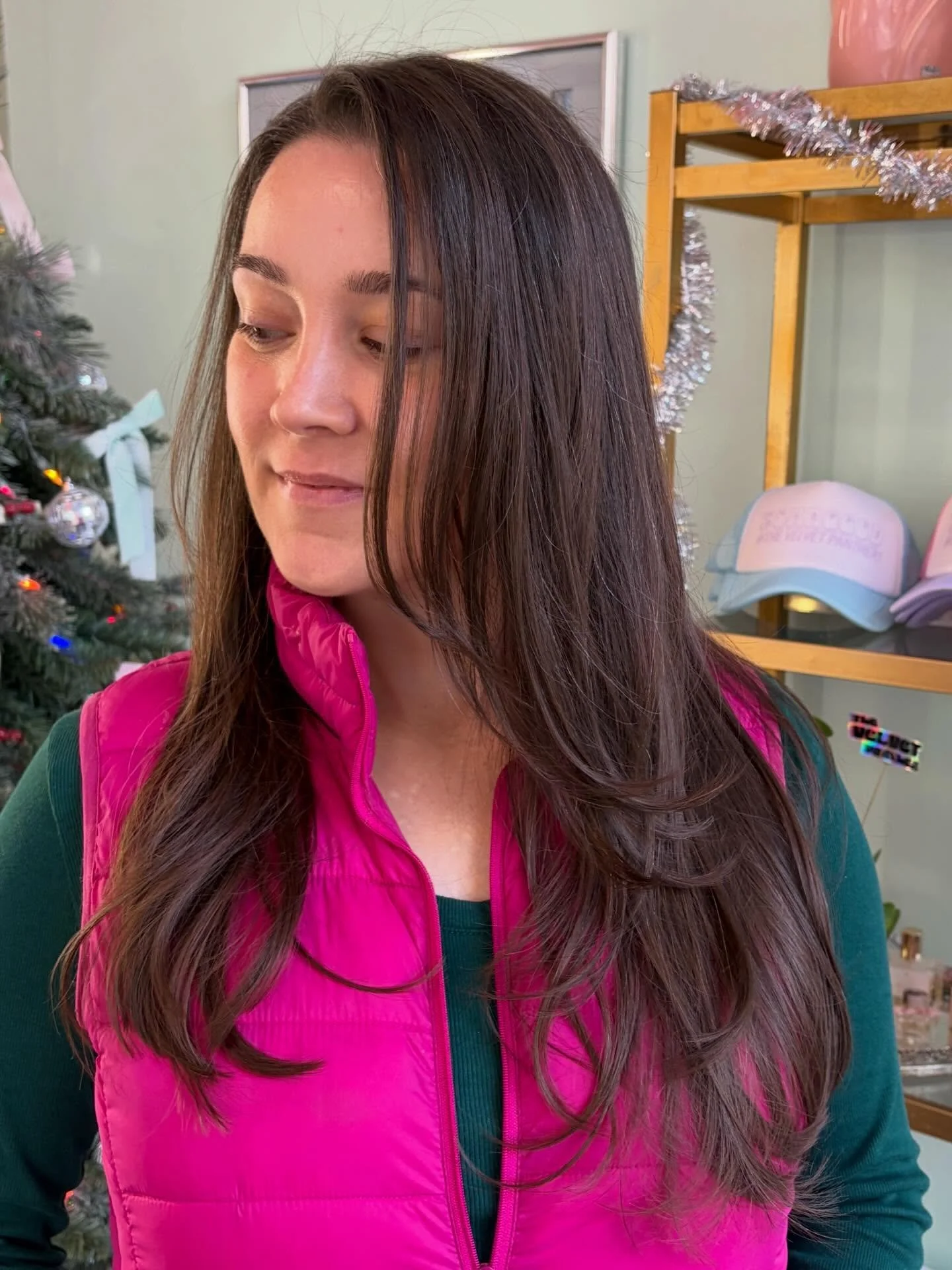 Fine hair doesn&rsquo;t have to feel flat, layers might be just what it needs! 🥰