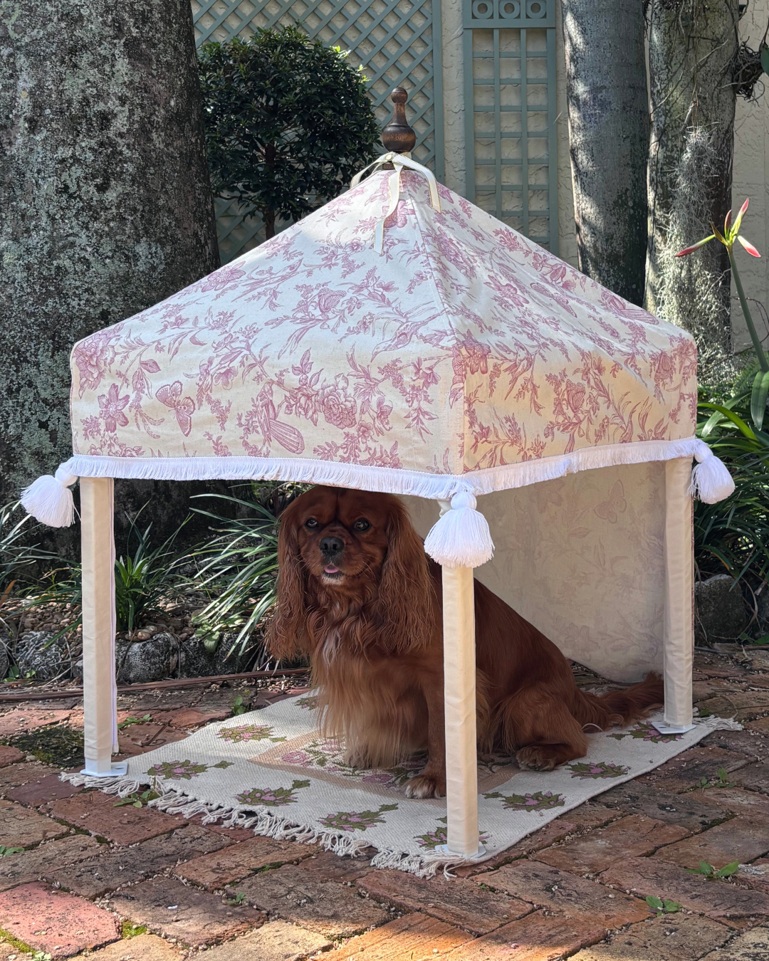 The Chinoiserie Petite Pavilion